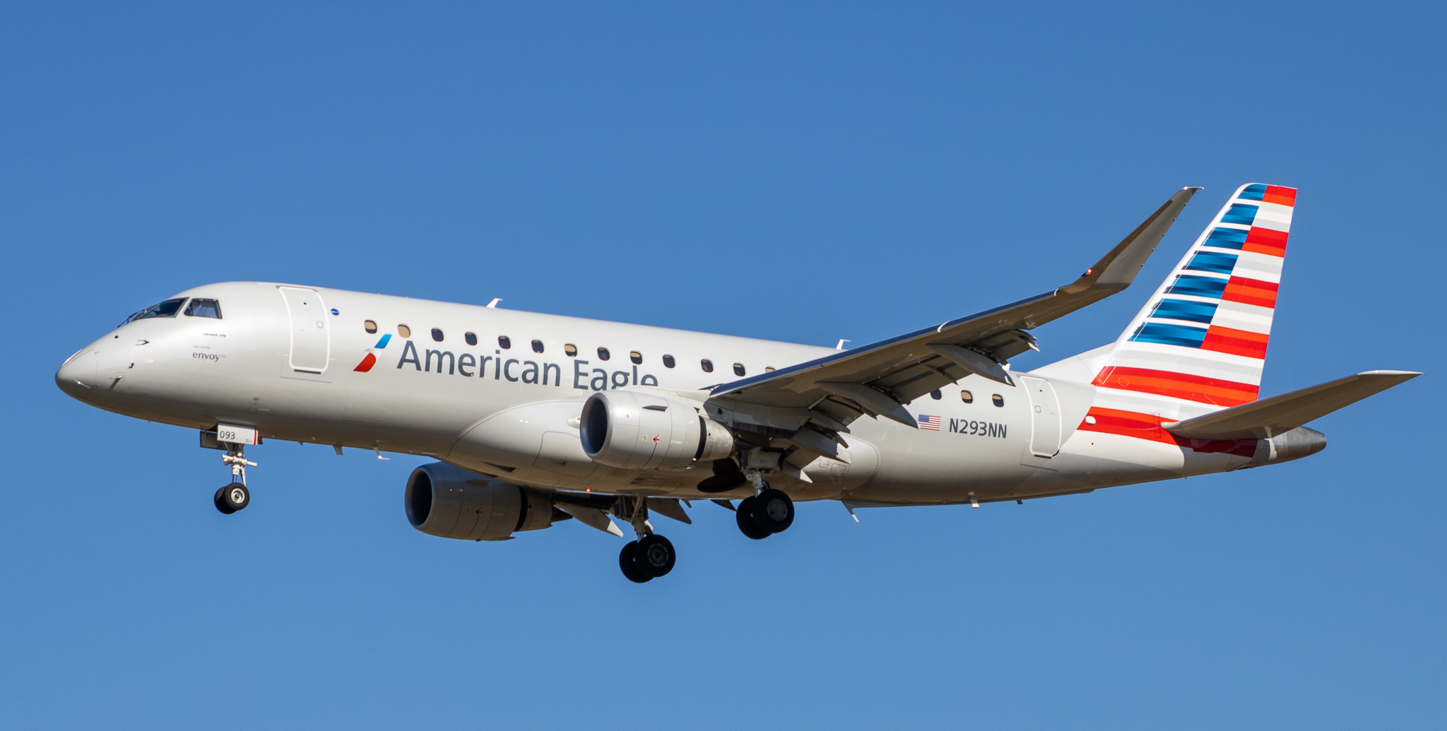 Full size: American Eagle Embraer E175 N293NN at Baltimore/Washington International Thurgood Marshall Airport