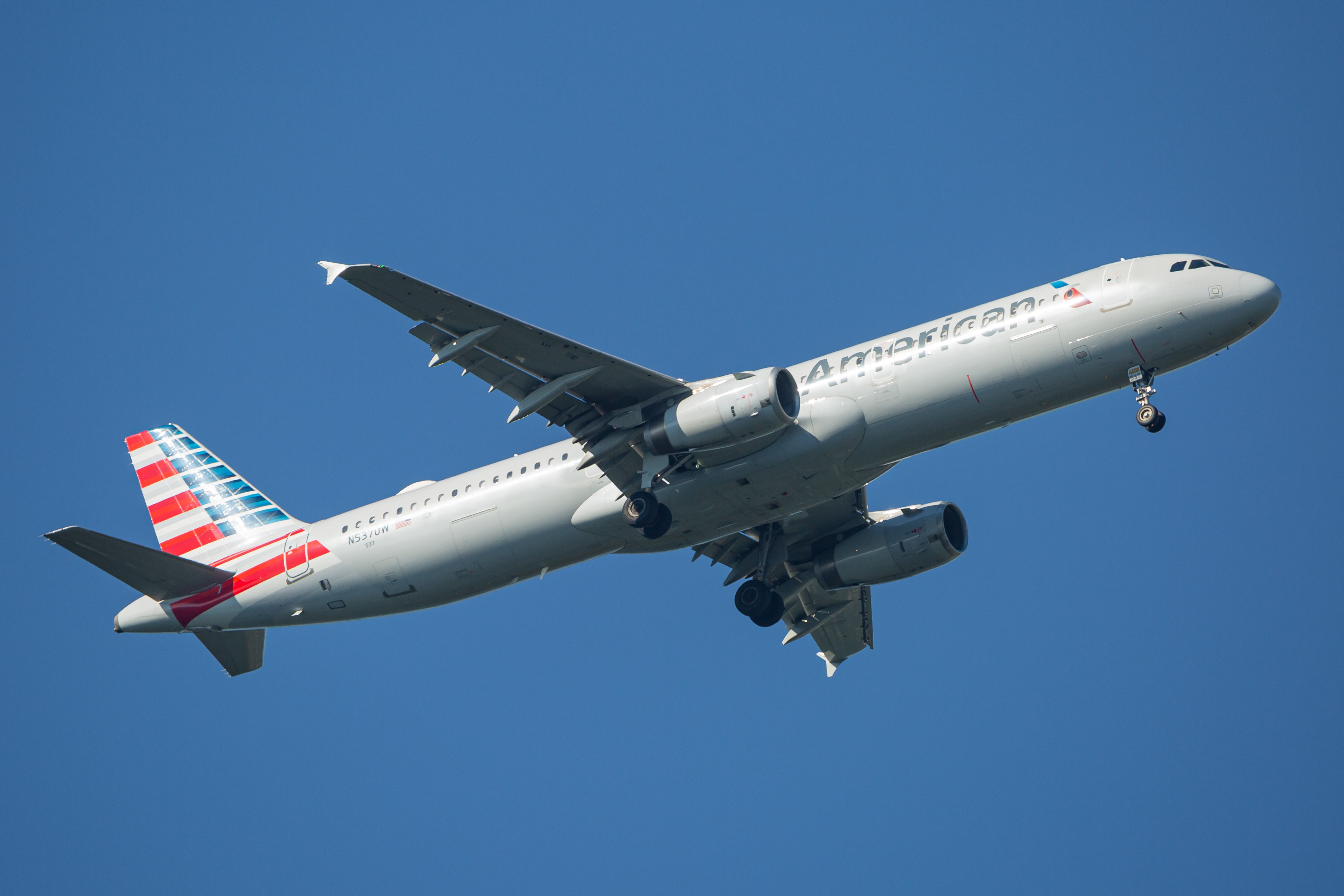 Full size: American Airlines Airbus A321-200 N537UW at Baltimore/Washington International Thurgood Marshall Airport