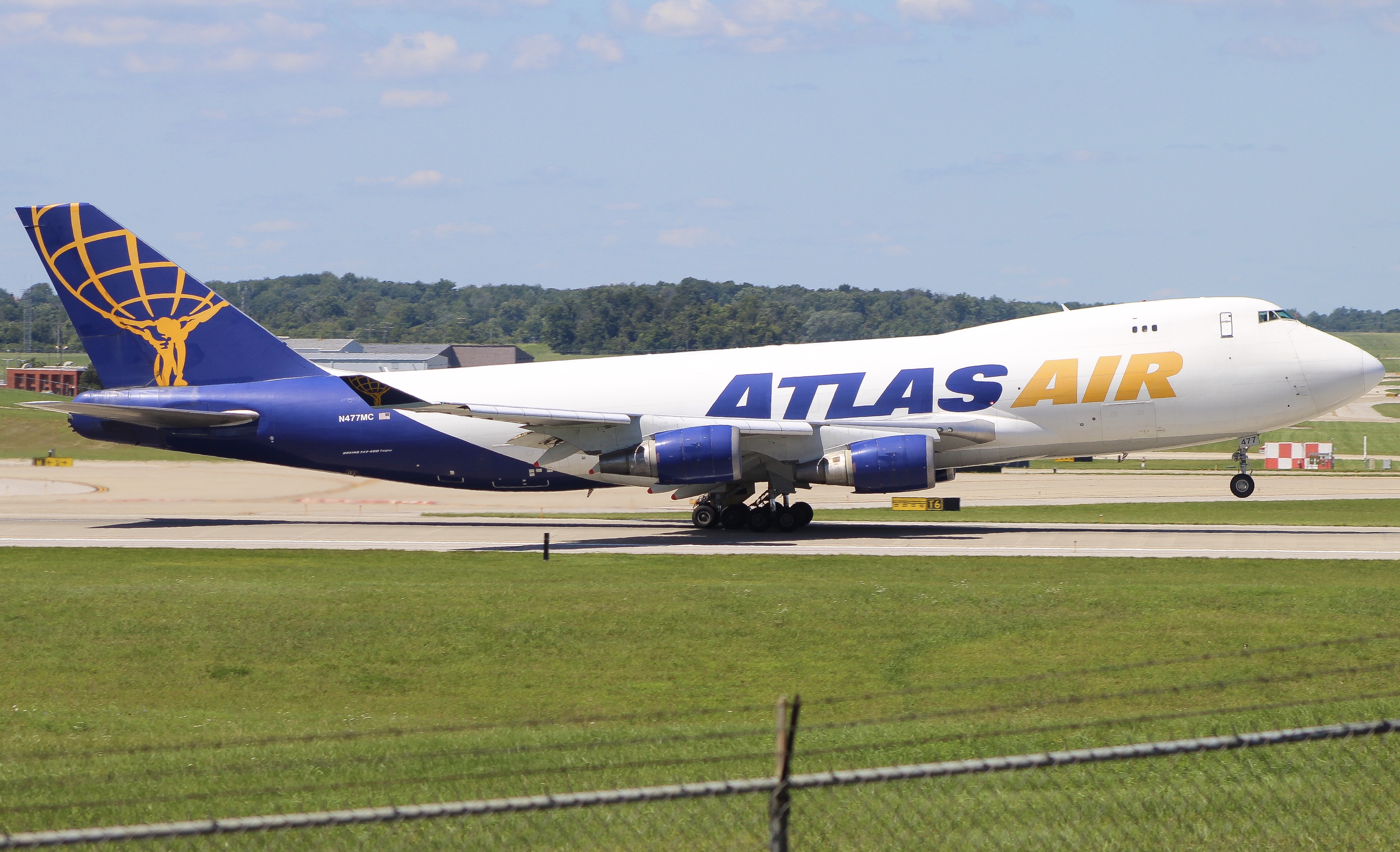 Full size: Atlas Air Boeing 747-400F N477MC at Cincinnati/Northern Kentucky International Airport