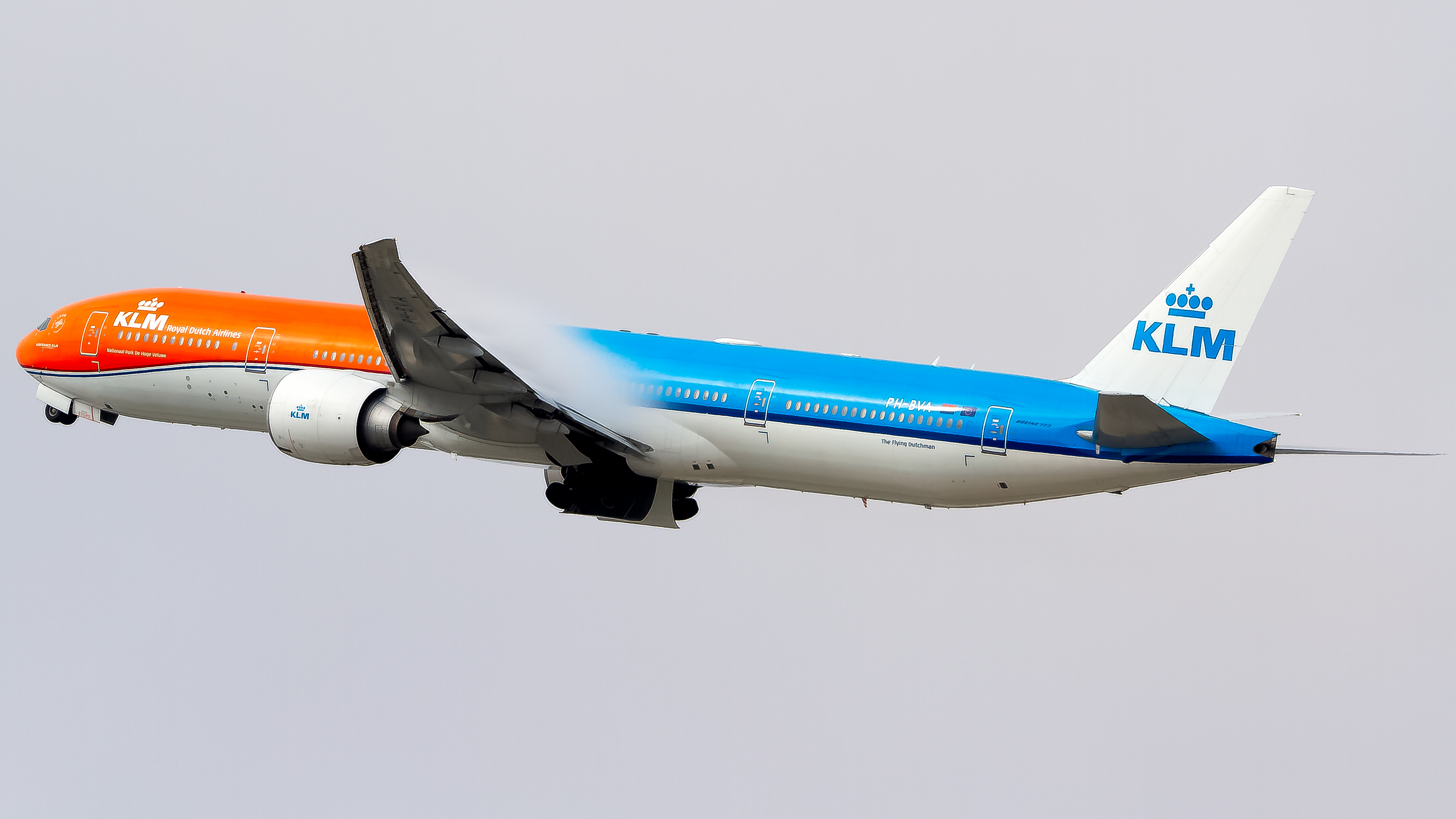 Full size: KLM Boeing 777-300ER PH-BVA at Los Angeles International Airport