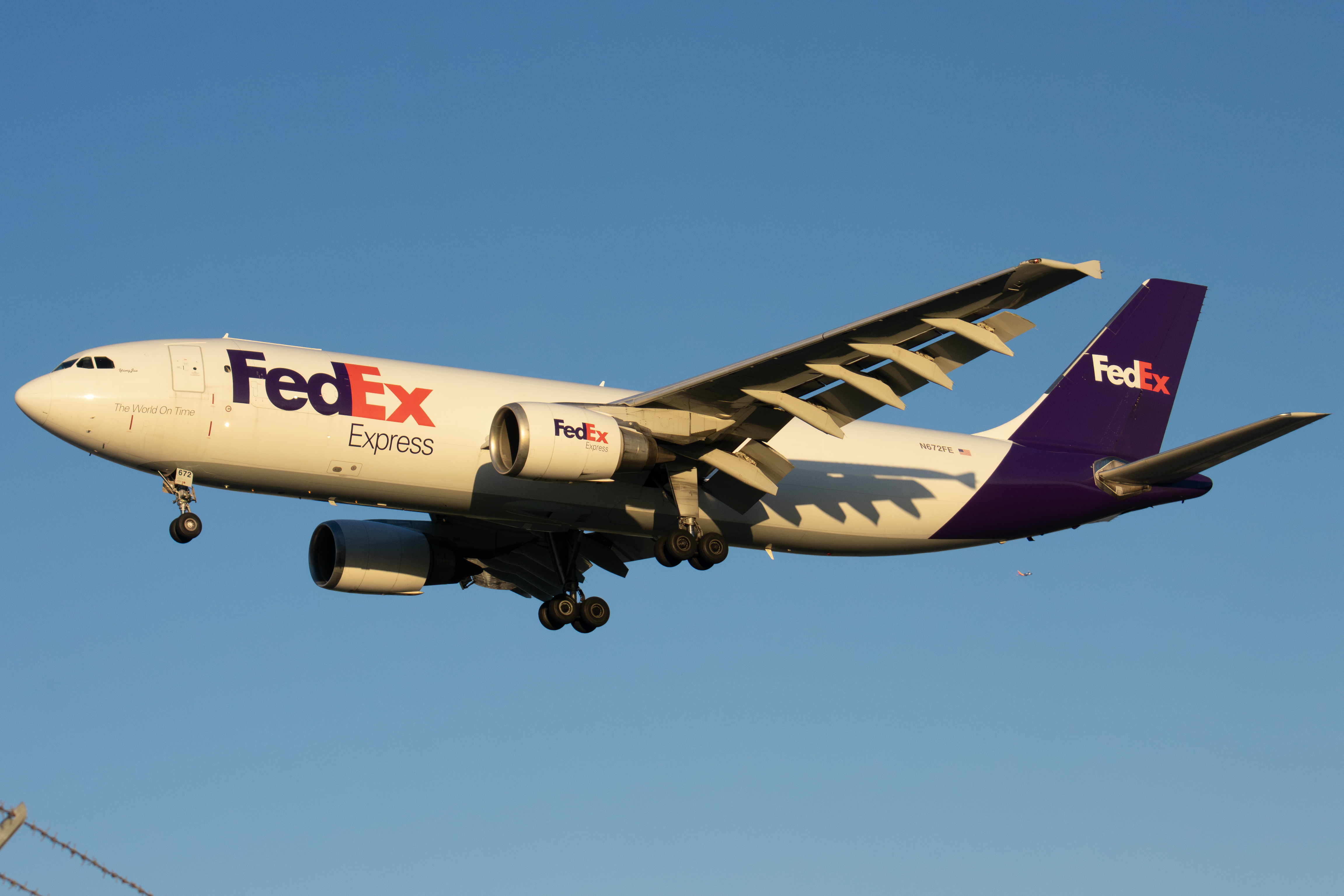 Full size: FedEx Airbus A300F-600 N672FE at Norman Y Mineta San Jose International Airport