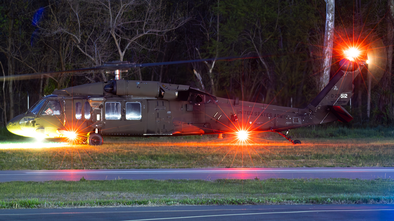 Full size: USA - United States Army Sikorsky UH-60L Blackhawk 93-26512 at College Park Airport