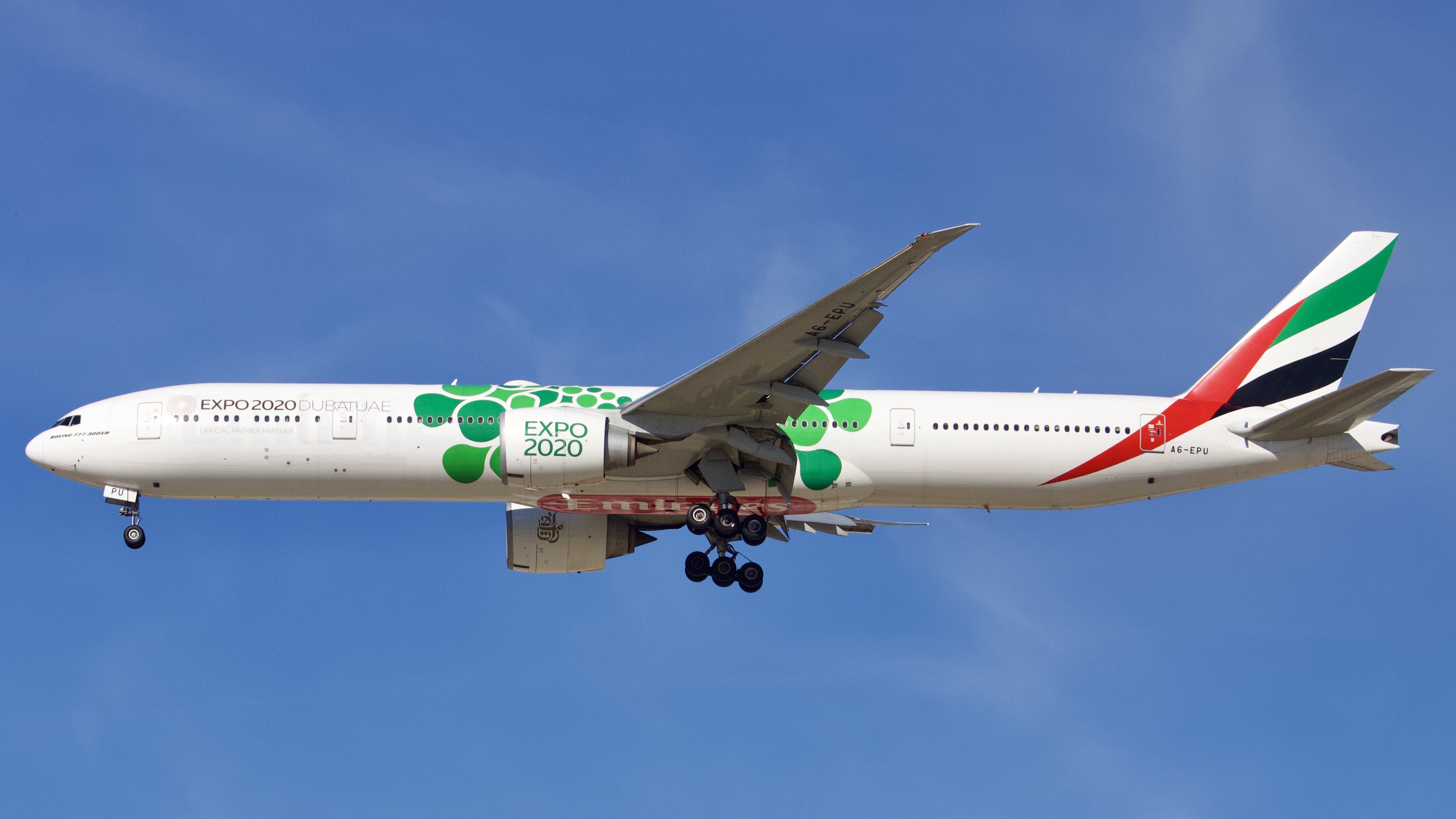Full size: Emirates Boeing 777-300ER A6-EPU at Houston-George Bush Intercontinental Airport