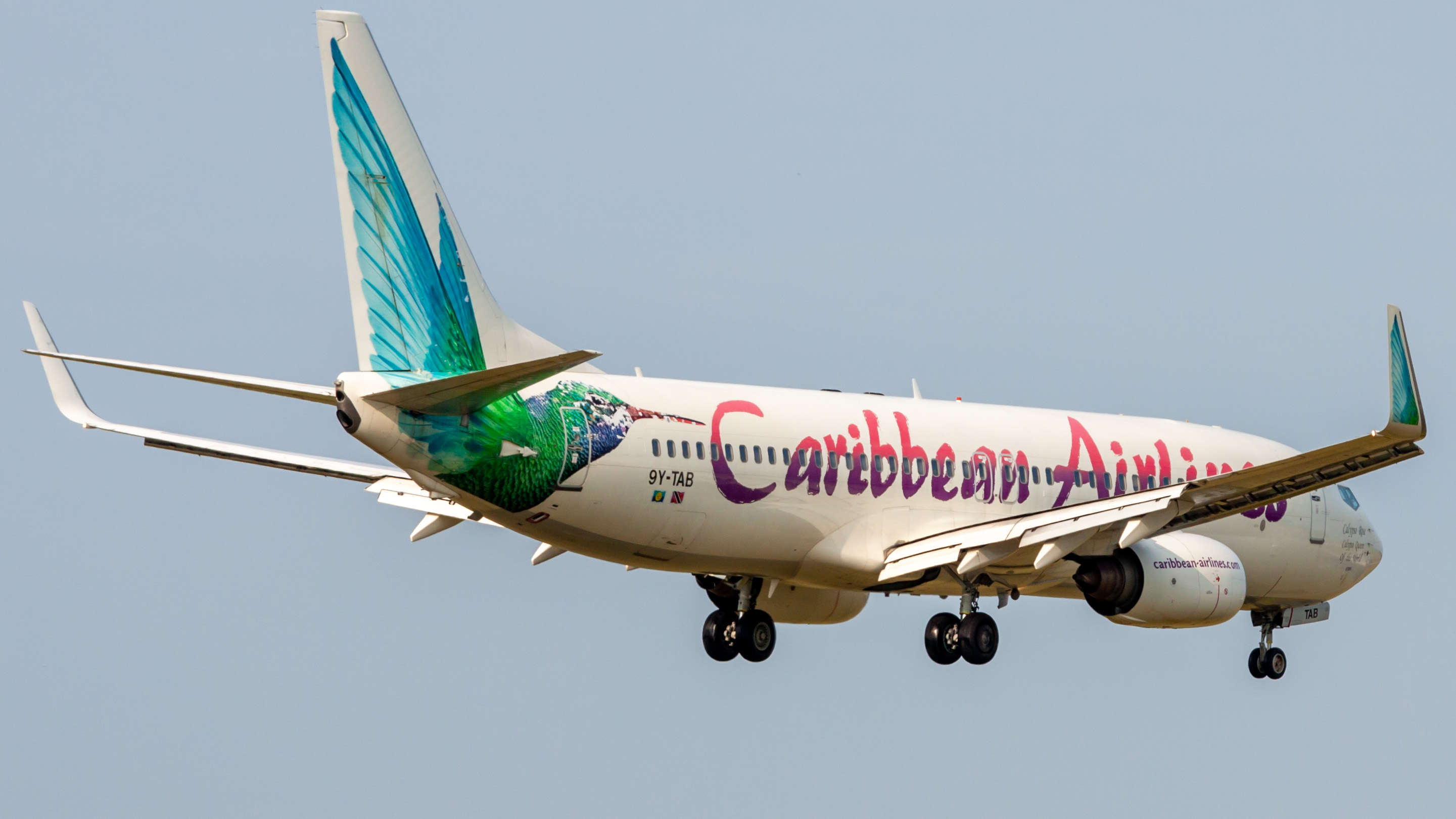 Full size: Caribbean Airlines Boeing 737-800 9Y-TAB at Houston-George Bush Intercontinental Airport