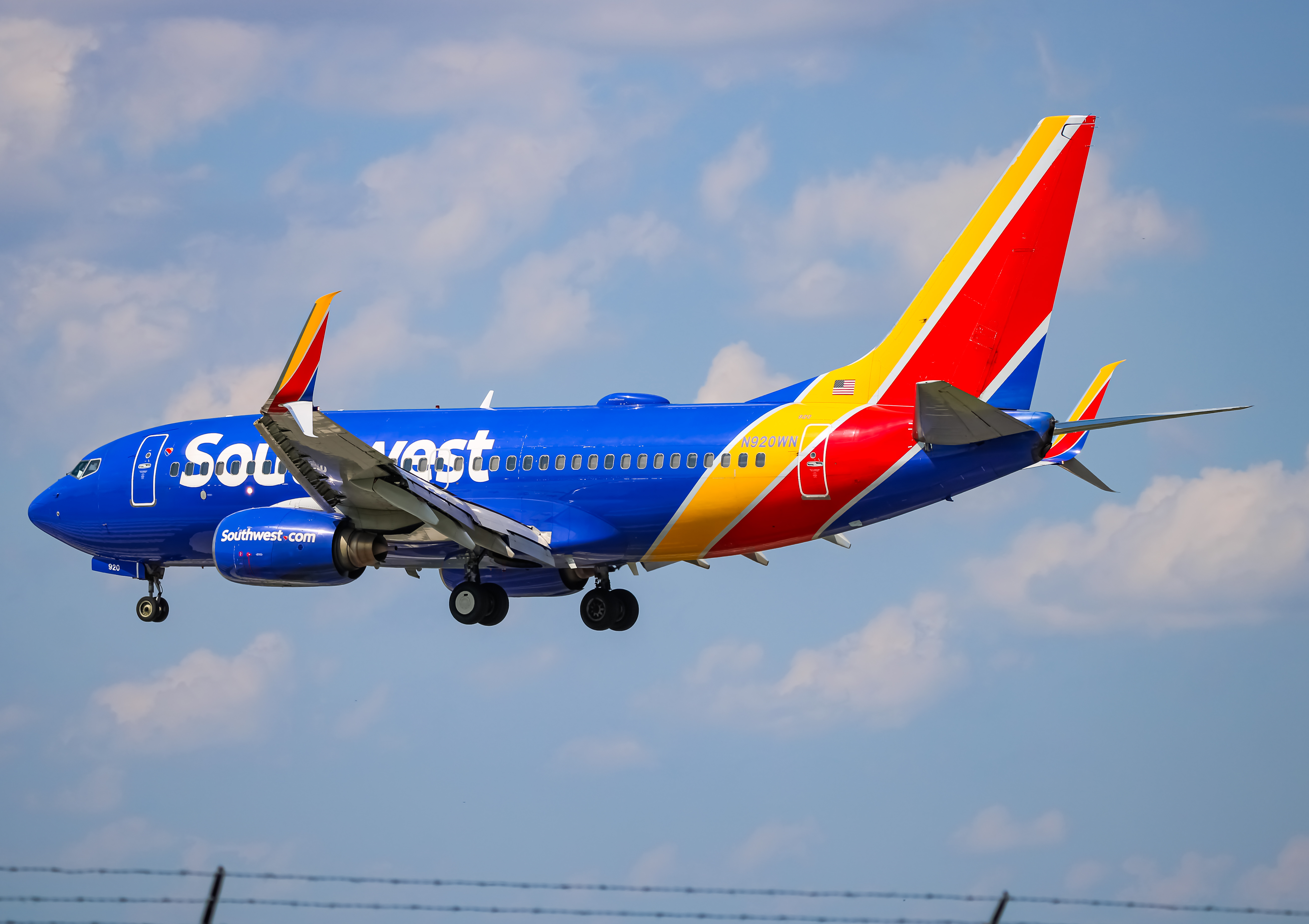 Full size: Southwest Airlines Boeing 737-700 N920WN at Baltimore/Washington International Thurgood Marshall Airport