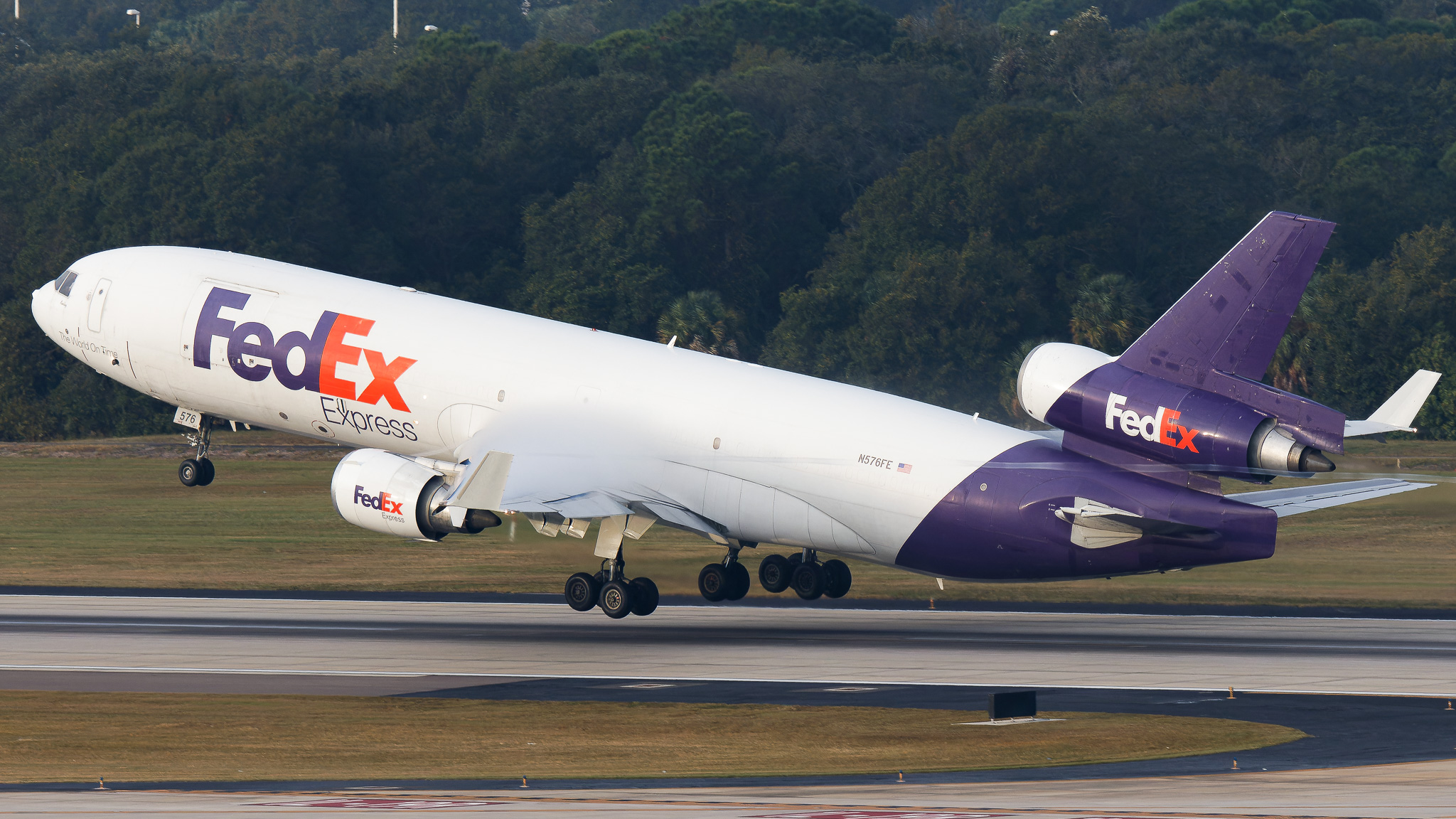 Full size: FedEx McDonnell Douglas MD-11F N576FE at Tampa International Airport