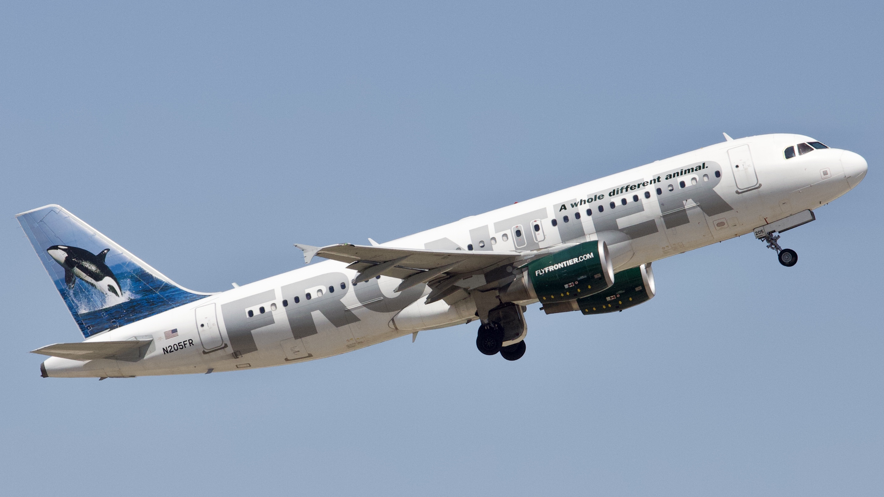 Full size: Frontier Airlines Airbus A320 N205FR at Houston-George Bush Intercontinental Airport