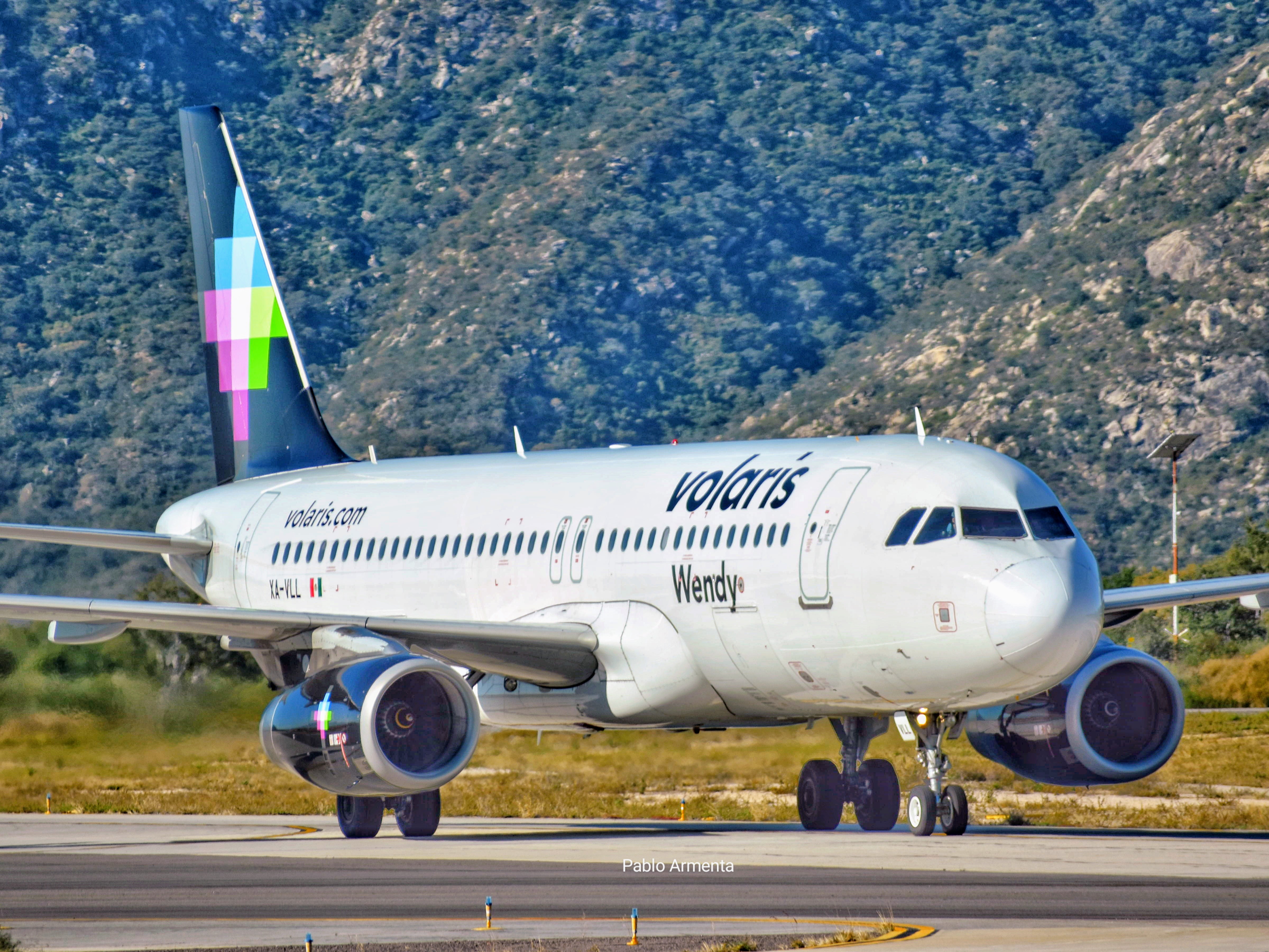 Full size: Volaris Airbus A320 XA-VLL at San Jose del Cabo Los Cabos International Airport