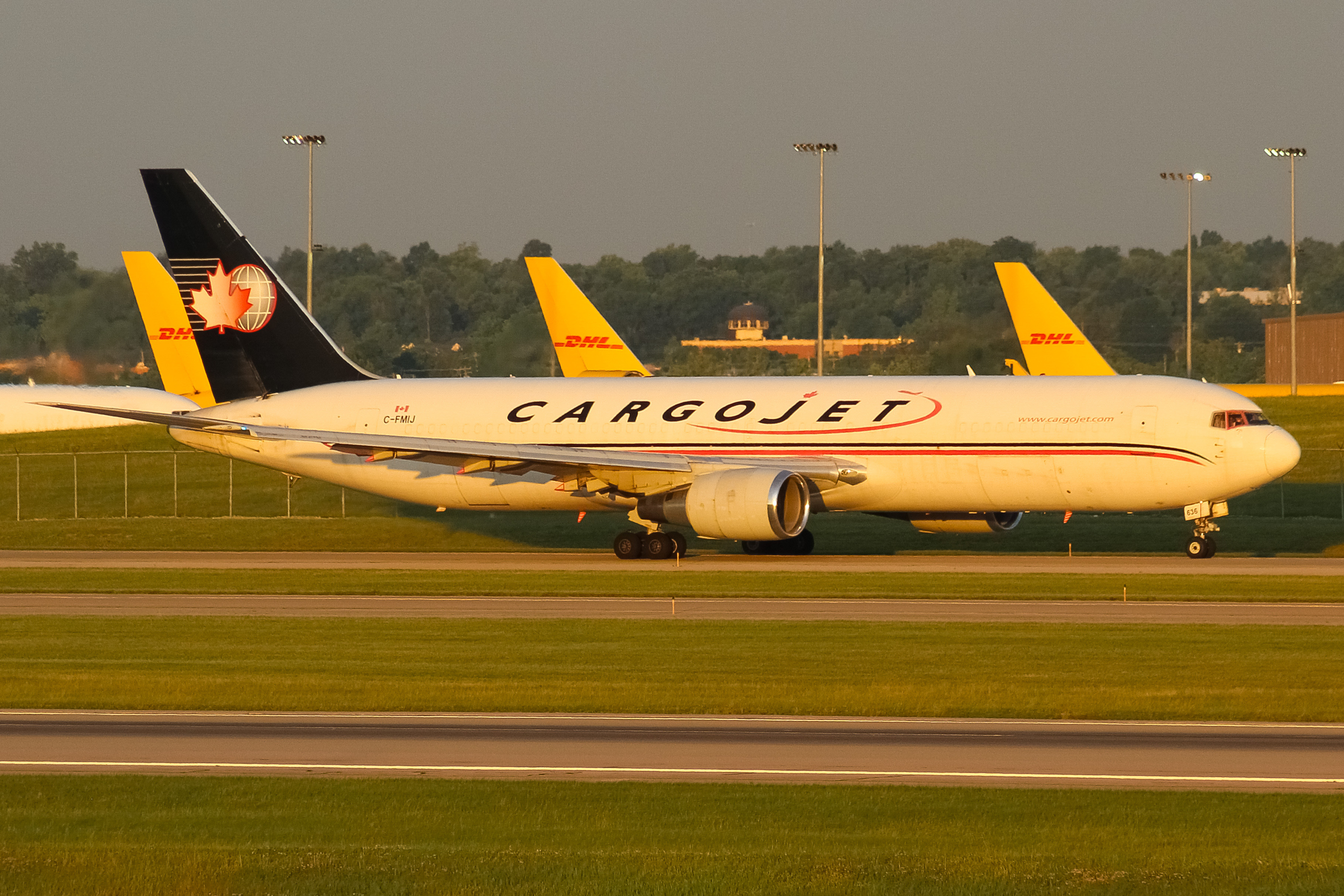 Full size: Cargo Jet Boeing 767-300F C-FMIJ at Cincinnati/Northern Kentucky International Airport