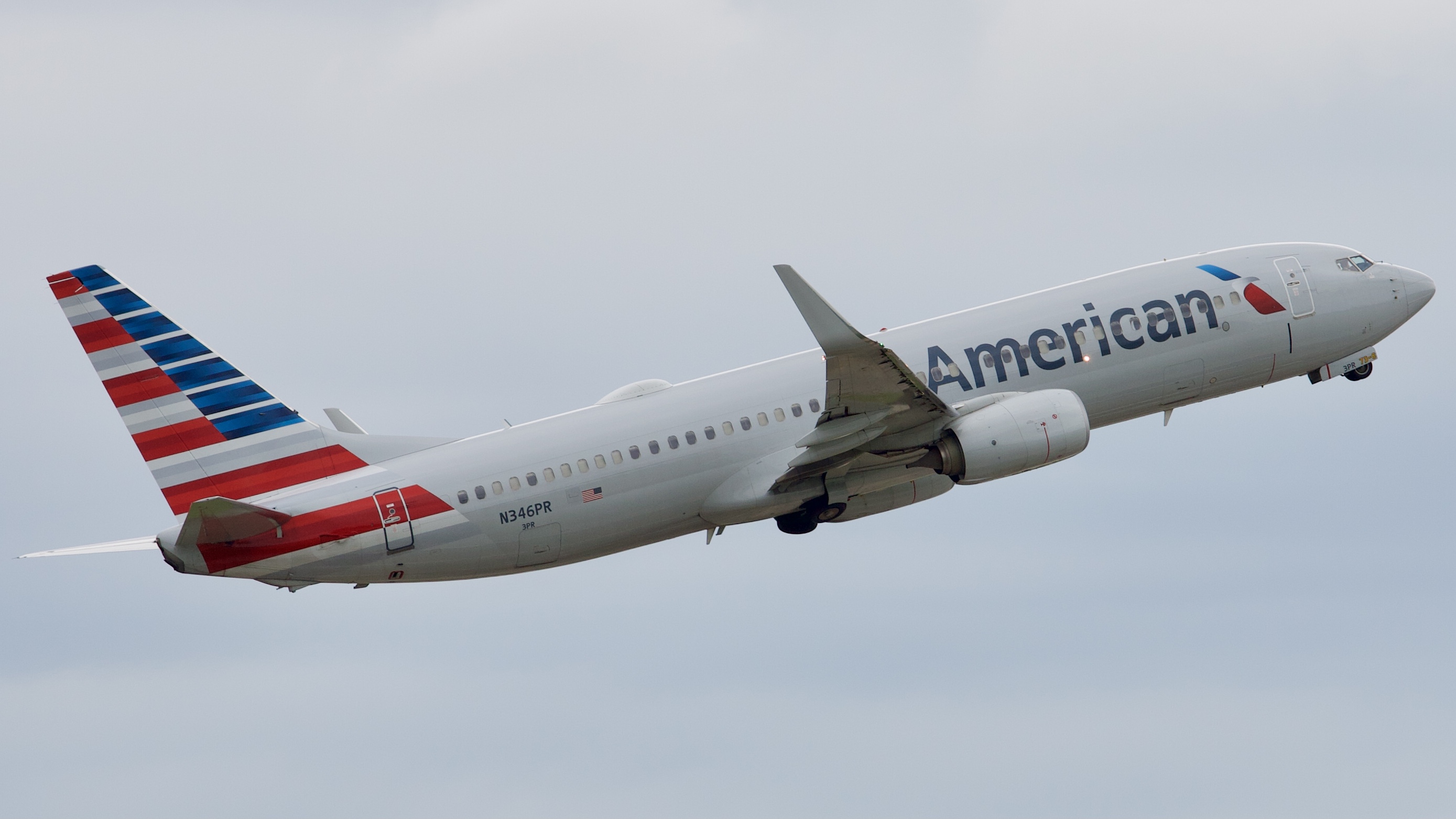 Full size: American Airlines Boeing 737-800 N346PR at Houston-George Bush Intercontinental Airport