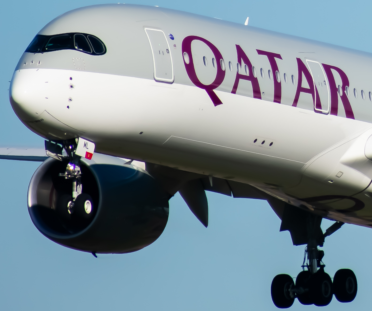 Full size: Qatar Airways Airbus A350-900 A7-AML at Philadelphia International Airport