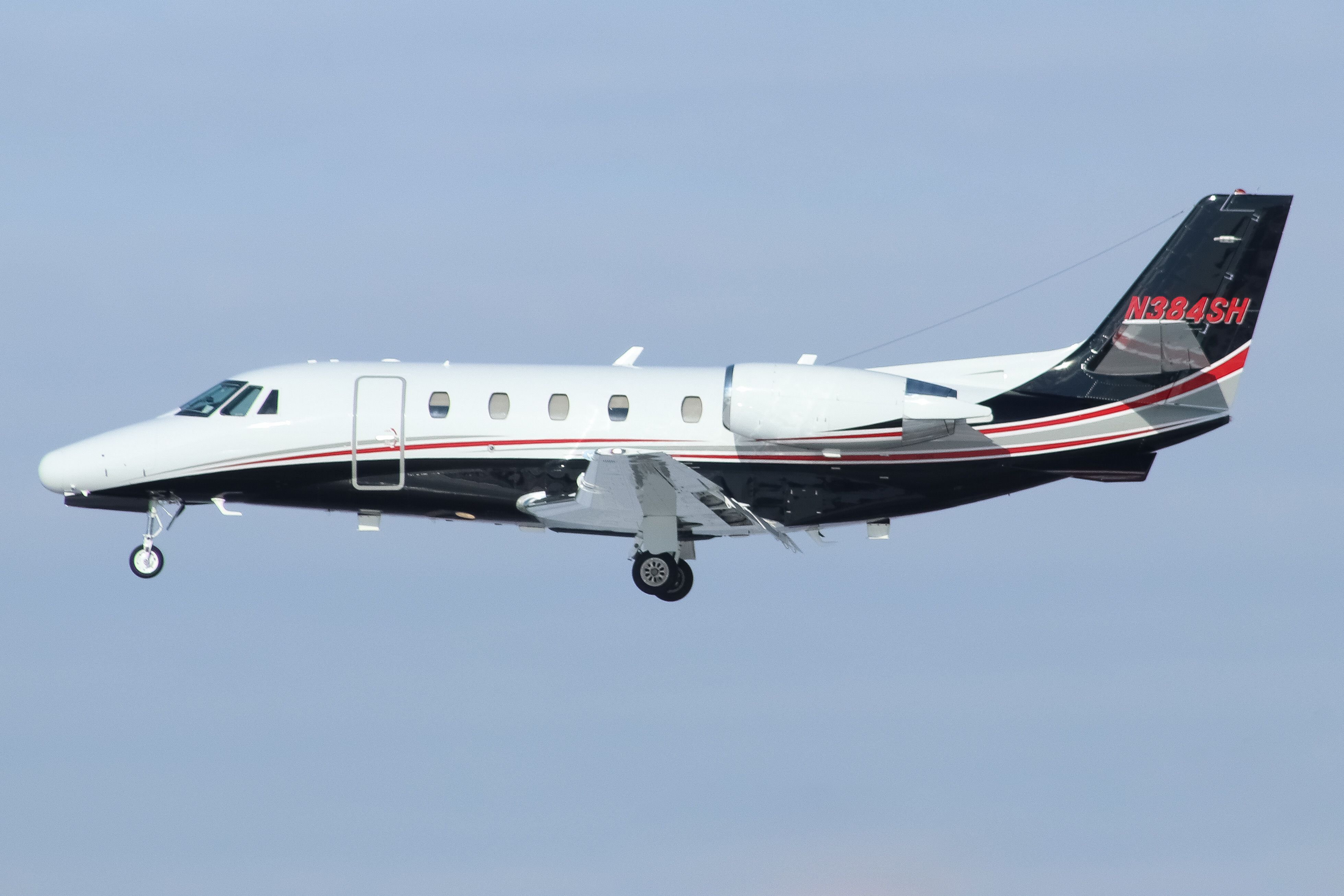 Full size: PRIVATE Cessna Citation 560XL N384SH at Philadelphia International Airport