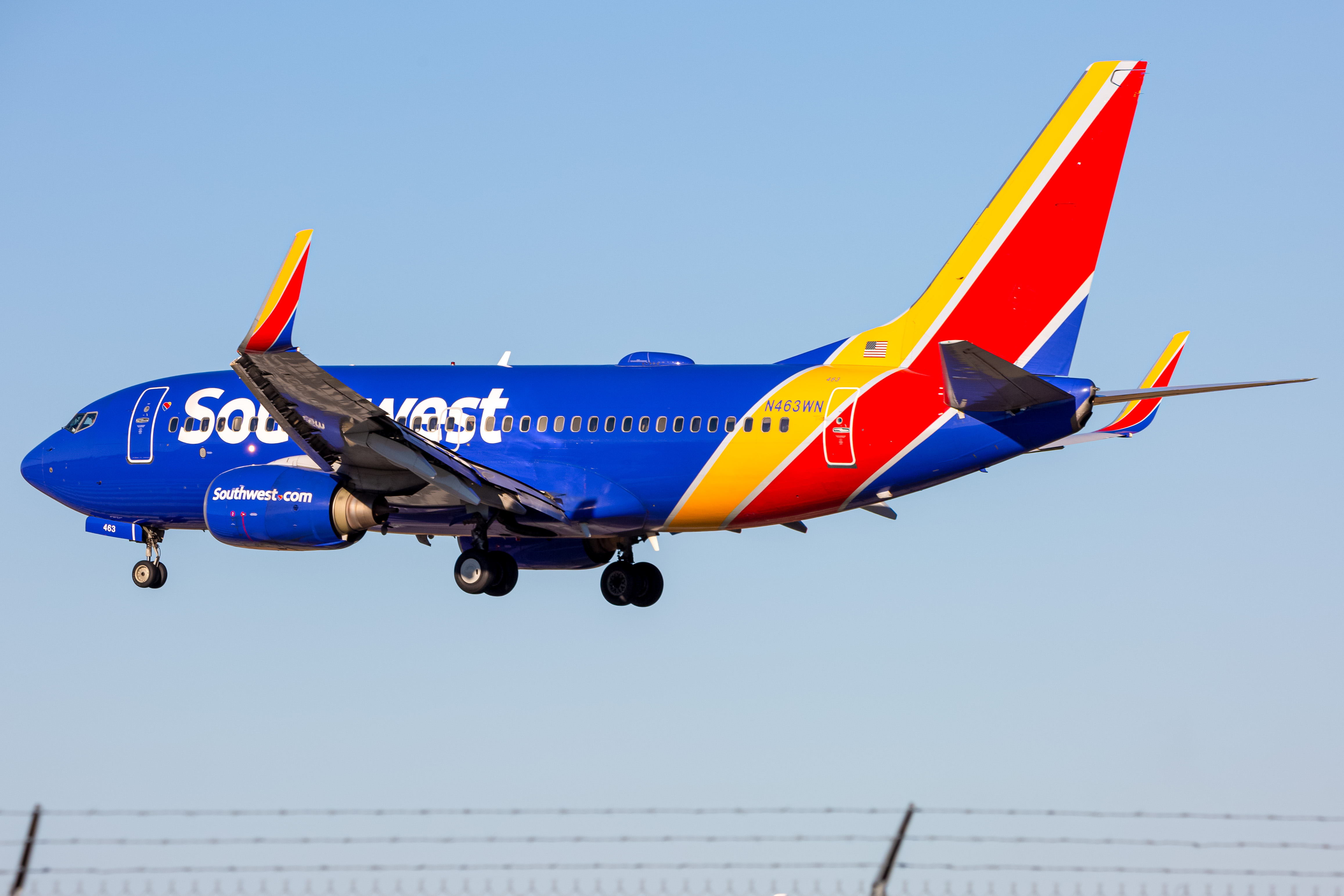 Full size: Southwest Airlines Boeing 737-700 N463WN at Baltimore/Washington International Thurgood Marshall Airport