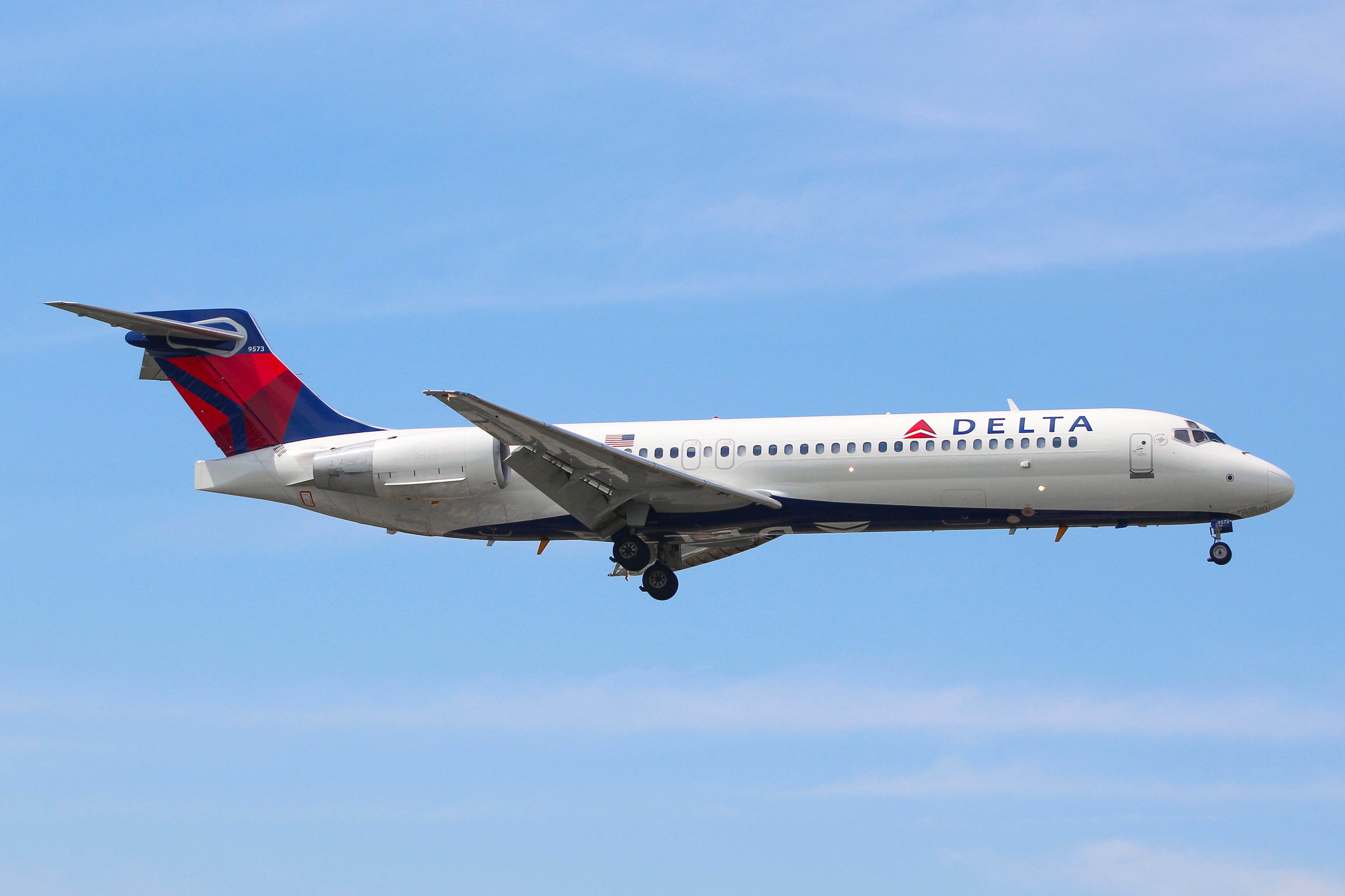 Full size: Delta Airlines Boeing 717-200 N926AT at General Mitchell International Airport