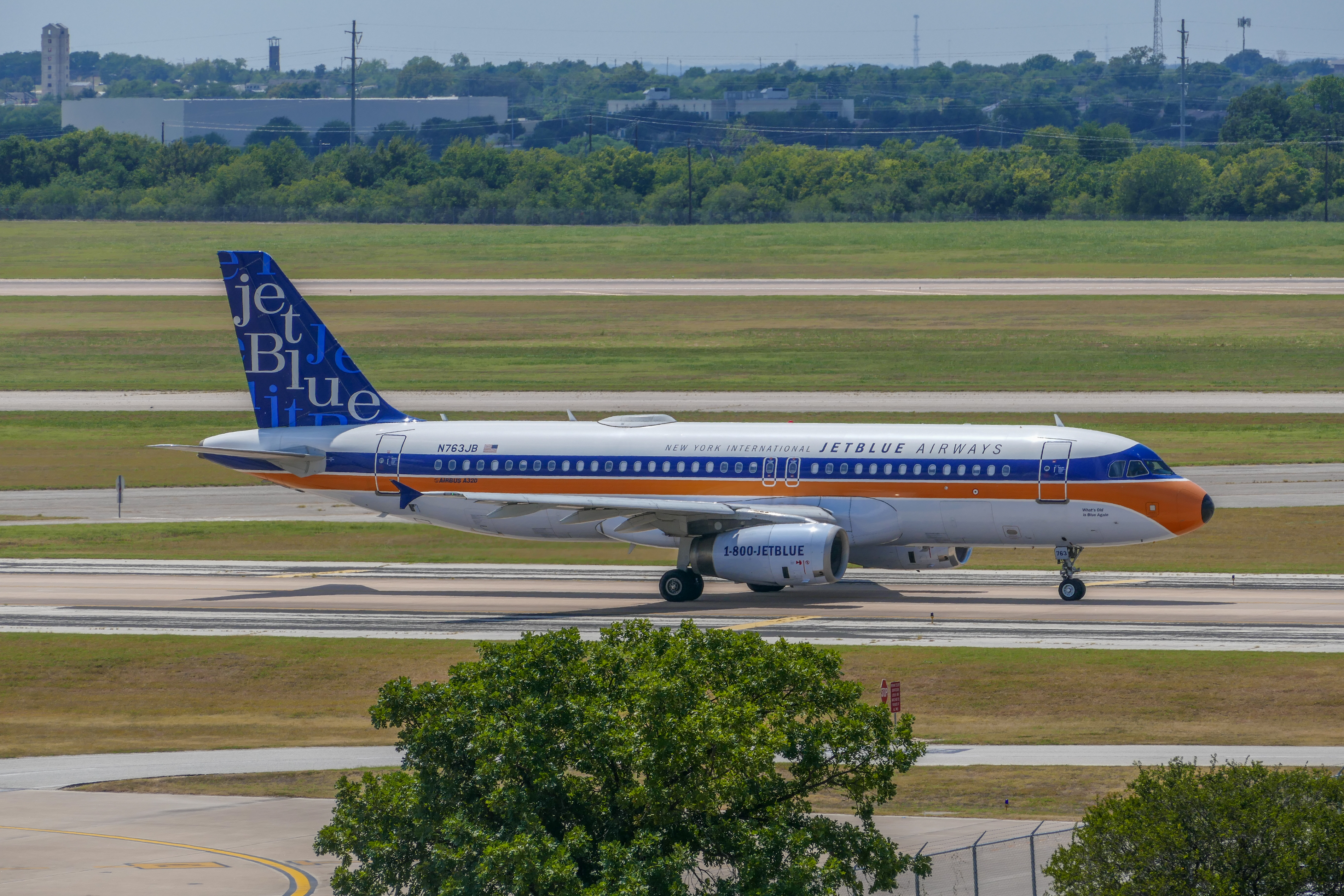 Full size: JetBlue Airways Airbus A320-200 N763JB at Austin-Bergstrom International Airport