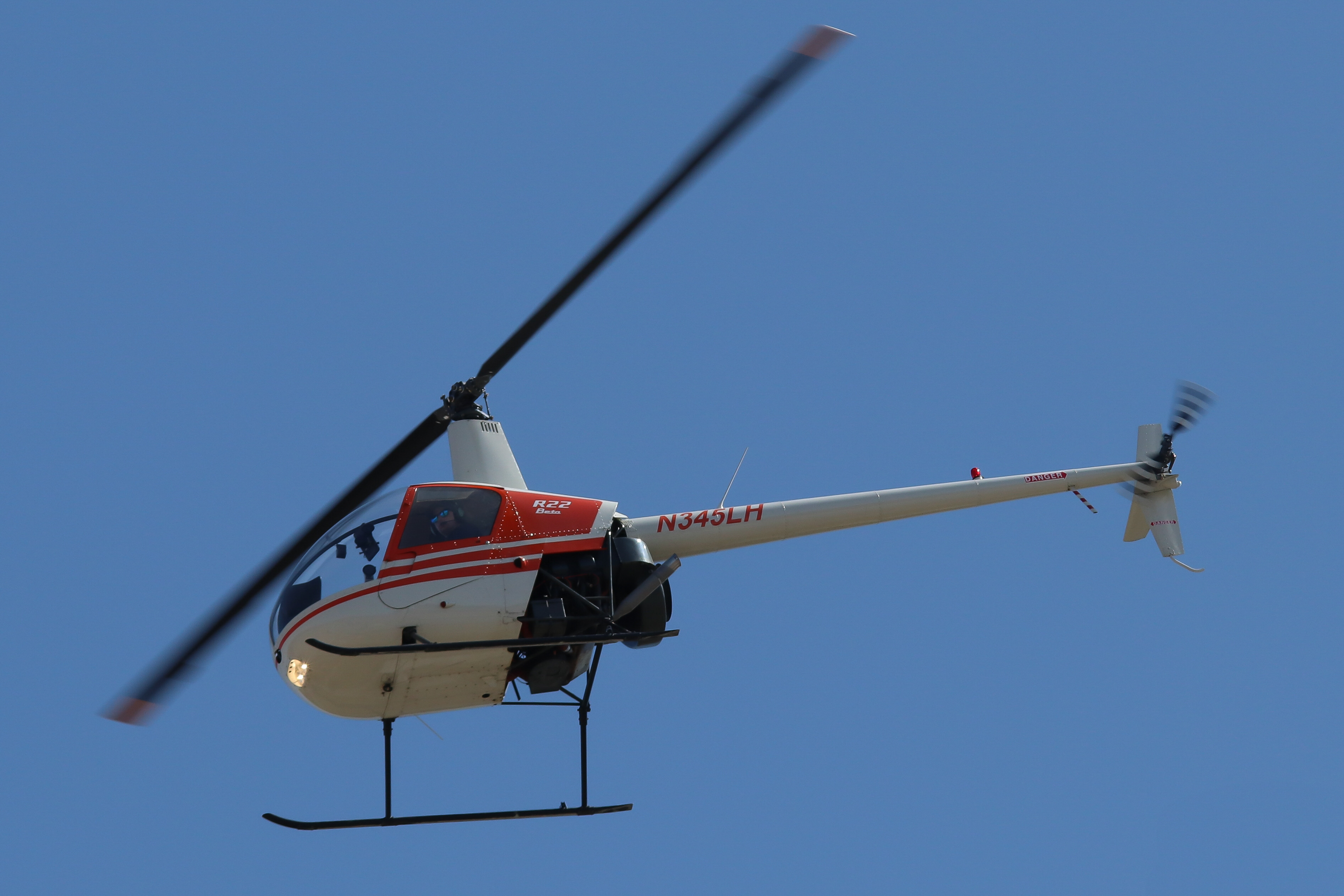 Full size: PRIVATE Robinson R-22 N345LH at York Airport