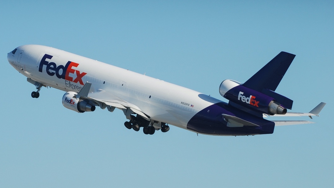 Full size: FedEx McDonnell Douglas MD-11F N525FE at Los Angeles International Airport