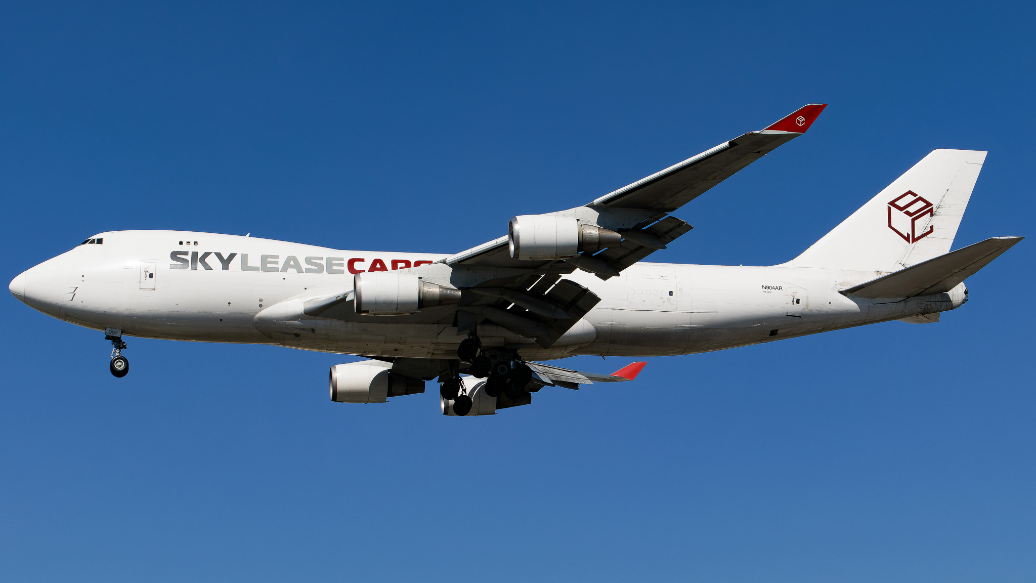 Full size: SkyLease Cargo Boeing 747-400F N904AR at Miami International Airport