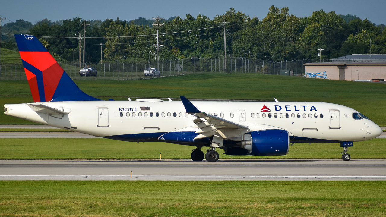 Full size: Delta Airlines Airbus A220-100 N127DU at Cincinnati/Northern Kentucky International Airport