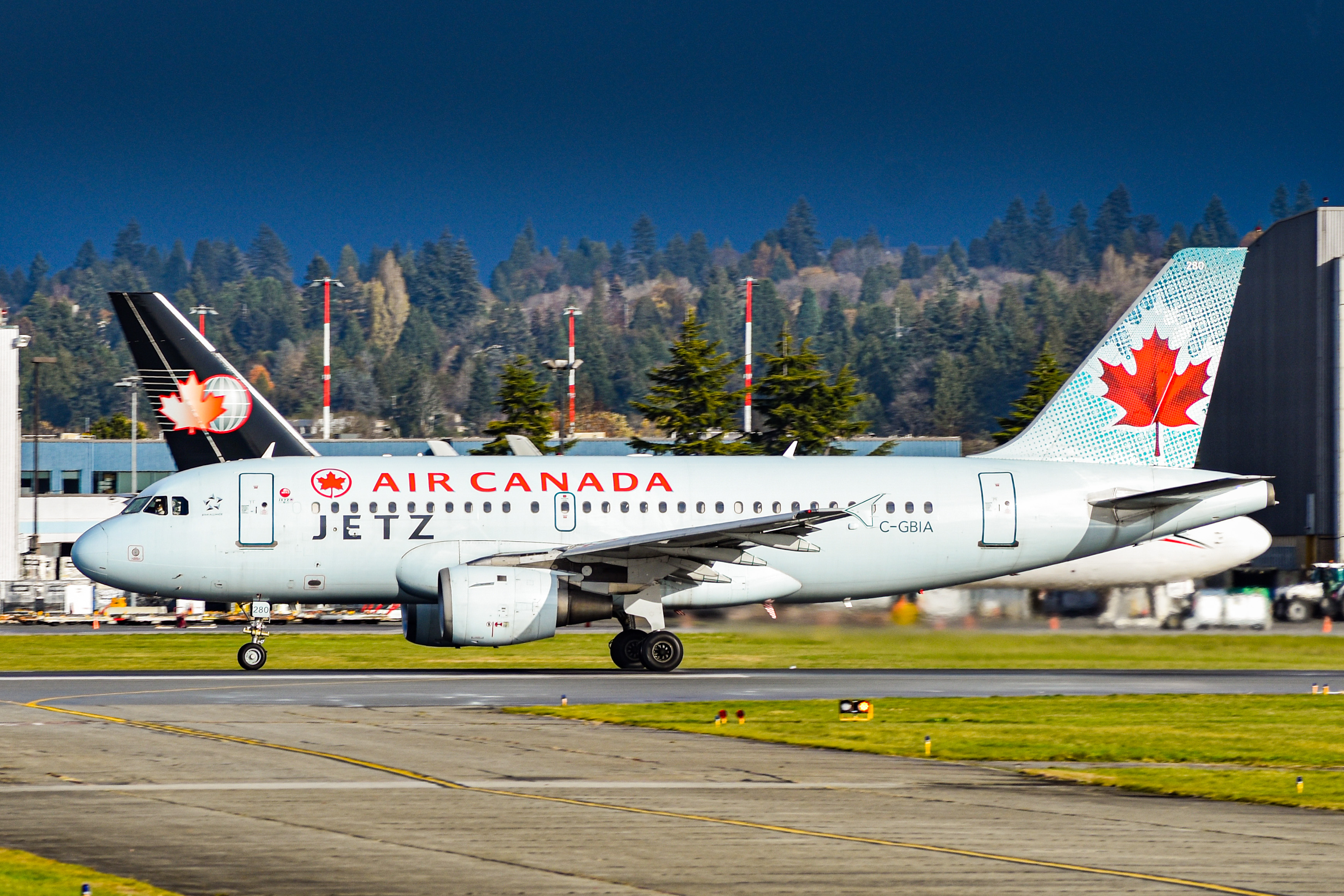 Full size: Air Canada Jetz Airbus A319 C-GBIA at Vancouver International Airport