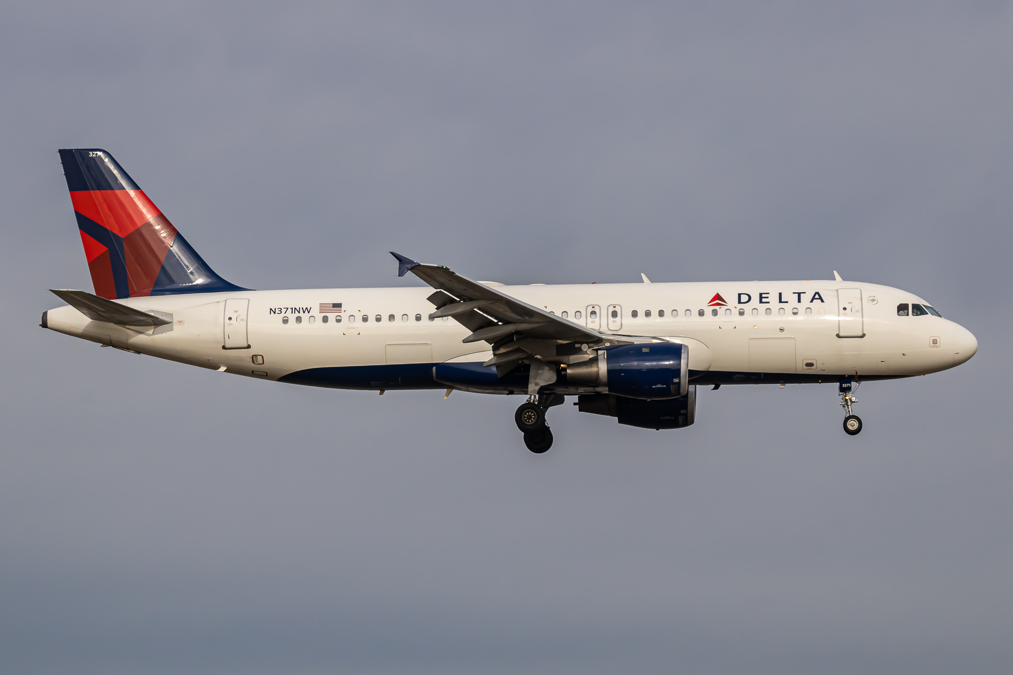Full size: Delta Airlines Airbus A320 N371NW at Boise Air Terminal/Gowen Field
