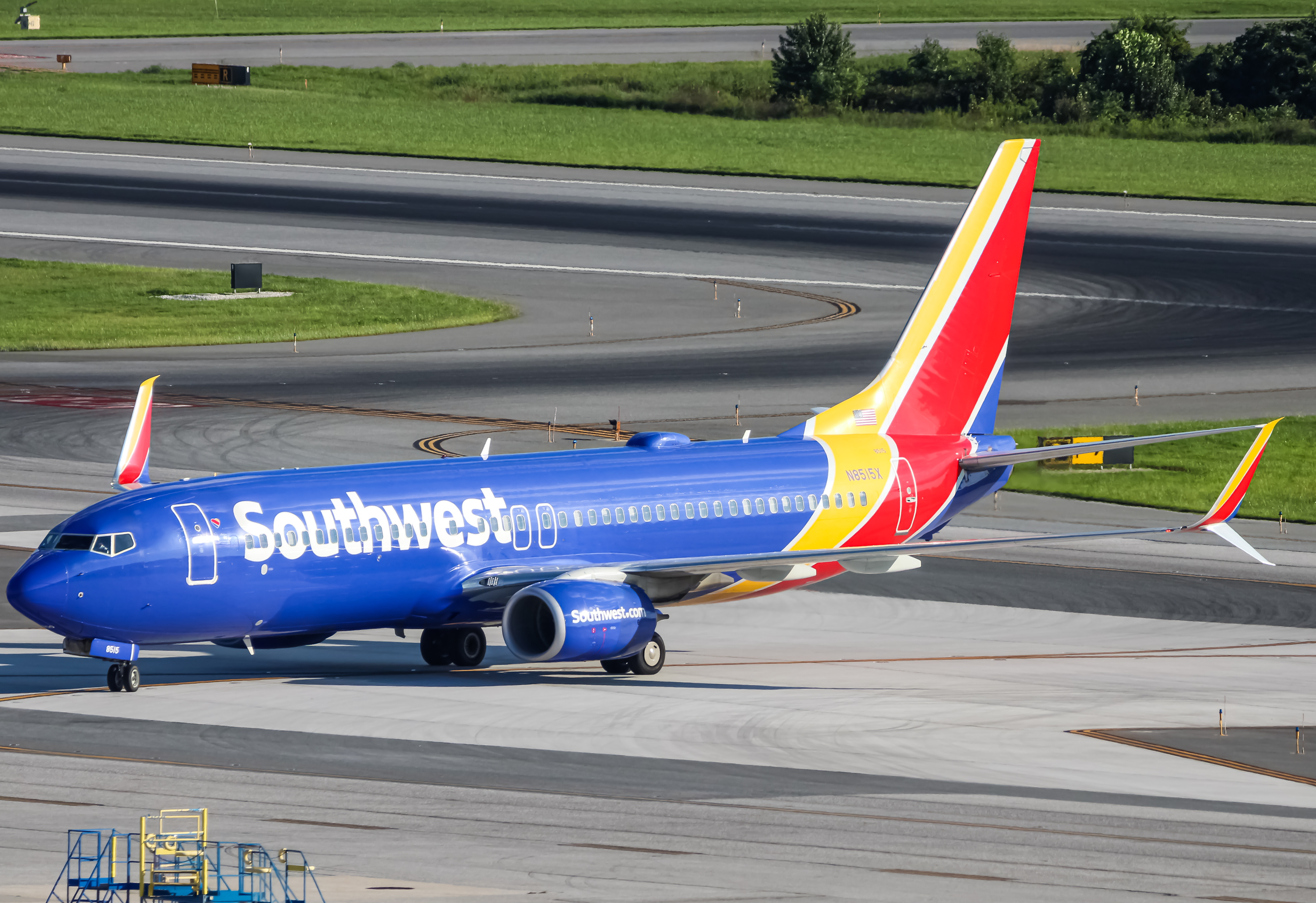 Full size: Southwest Airlines Boeing 737-800 N8515X at Baltimore/Washington International Thurgood Marshall Airport