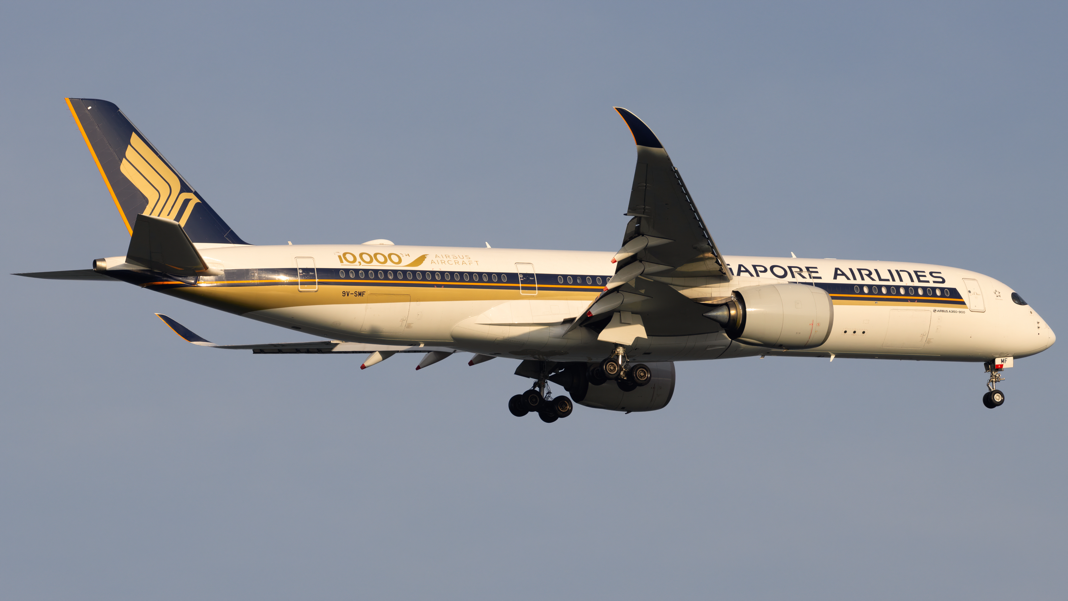 Full size: Singapore Airlines Airbus A350-900 9V-SMF at Singapore-Changi Airport
