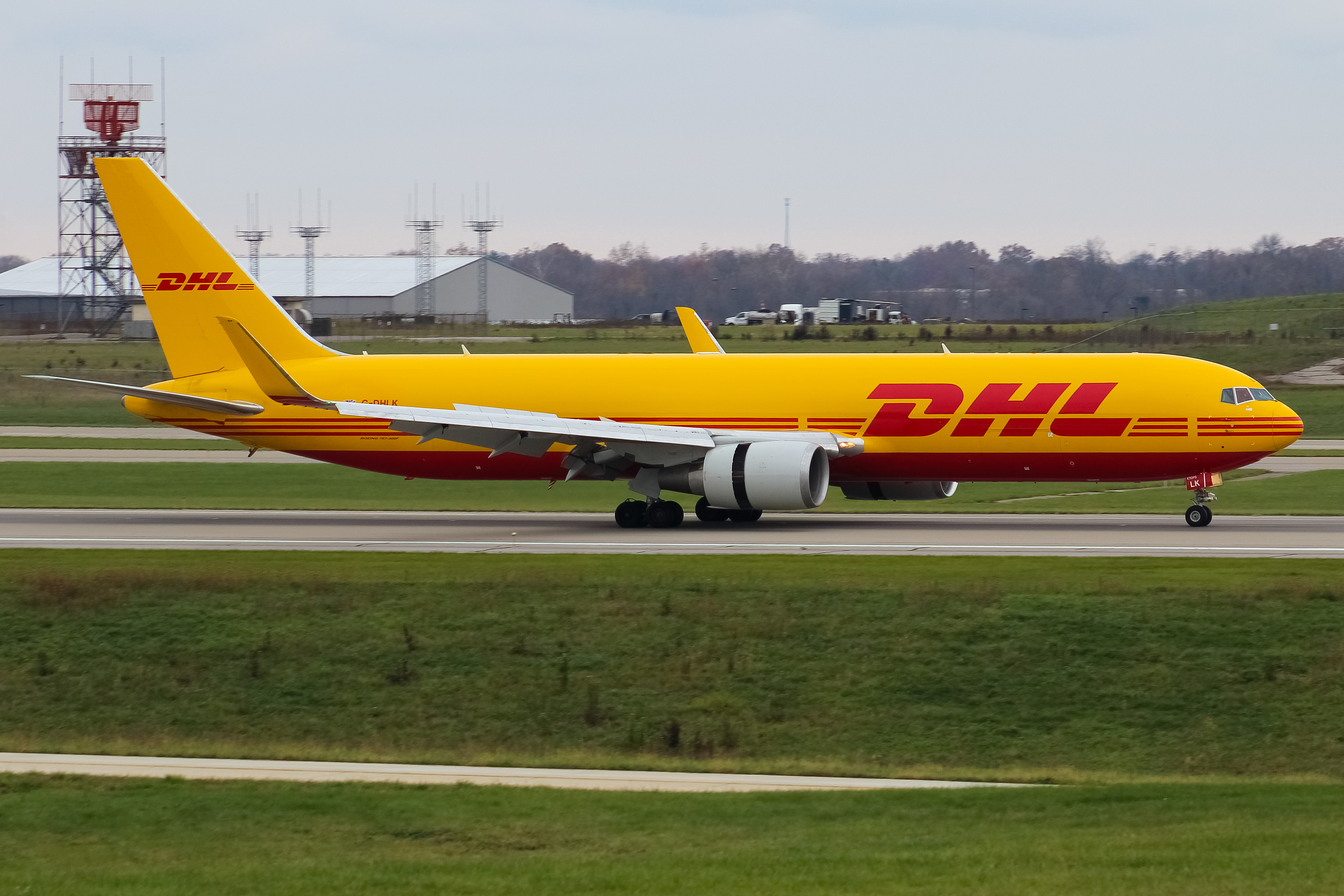 Full size: DHL Boeing 767-300F G-DHLK at Cincinnati/Northern Kentucky International Airport