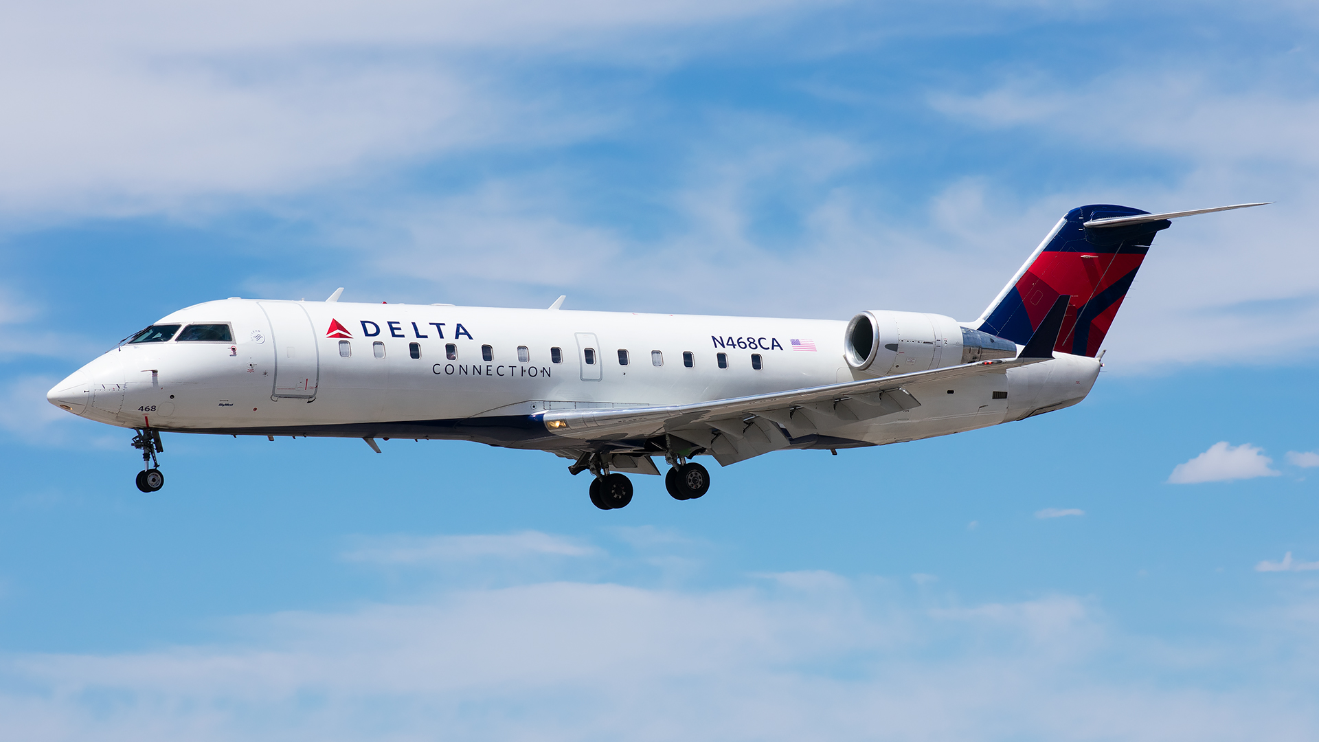 Full size: Delta Connection Mitsubishi CRJ-200 N468CA at Elko Regional Airport