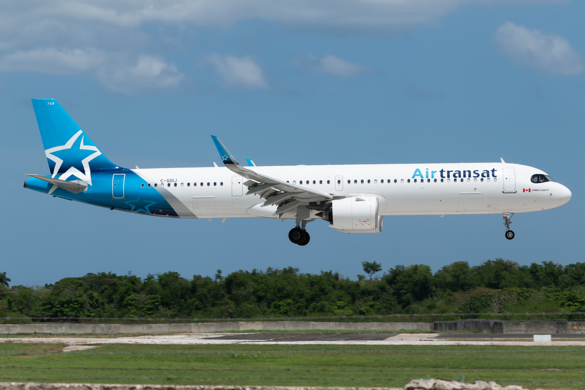 Full size: Air Transat Airbus A321-271NX C-GOIJ at Jose Marti International Airport