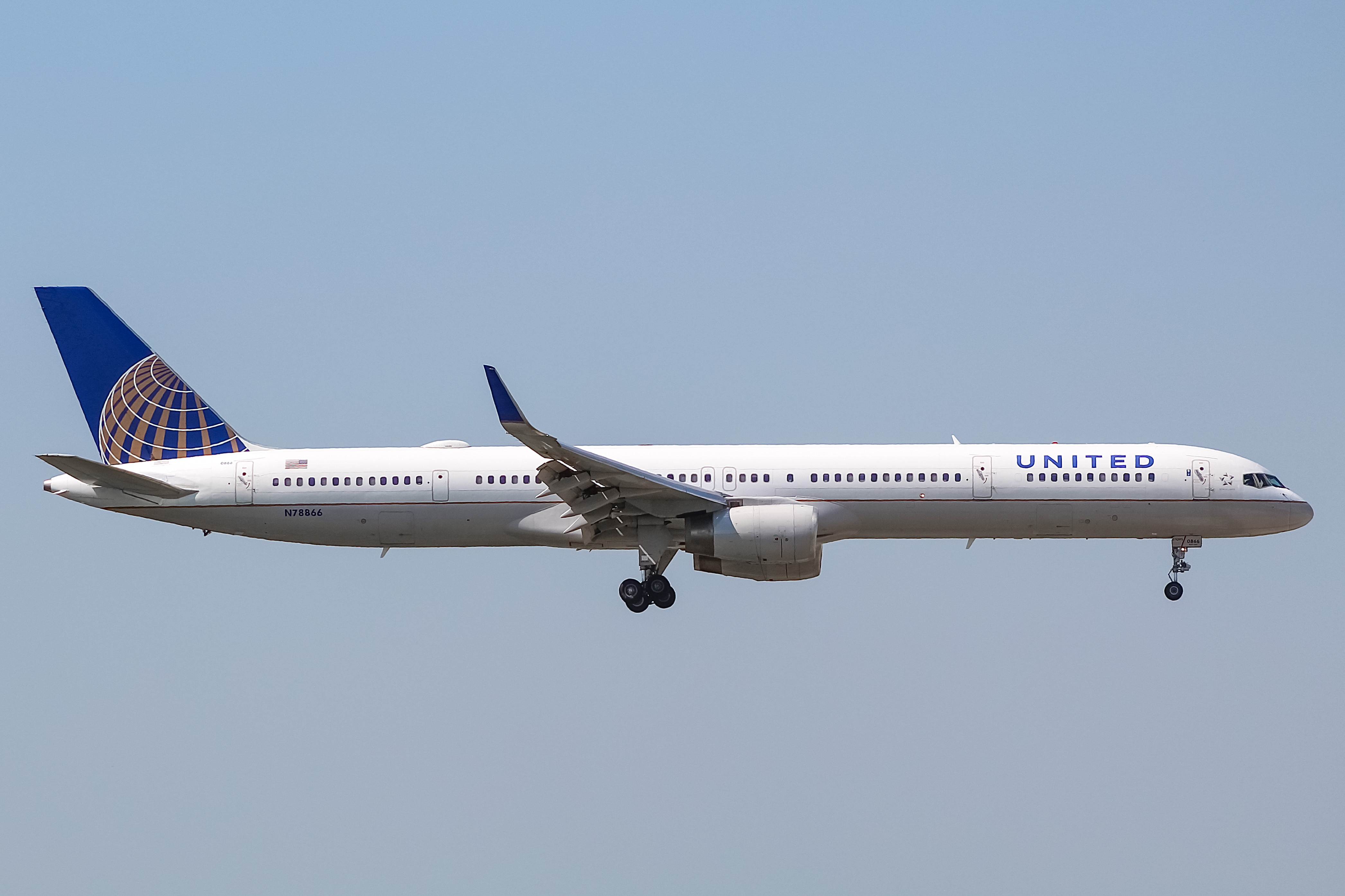 Full size: United Airlines Boeing 757-300 N78866 at Chicago O'Hare International Airport