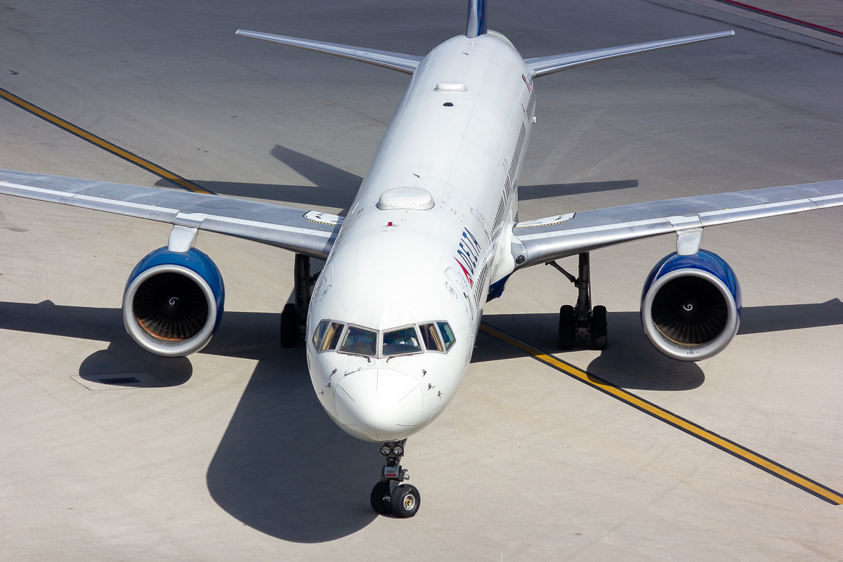 Full size: Delta Airlines Boeing 757-300 N595NW at Fort Lauderdale/Hollywood International Airport