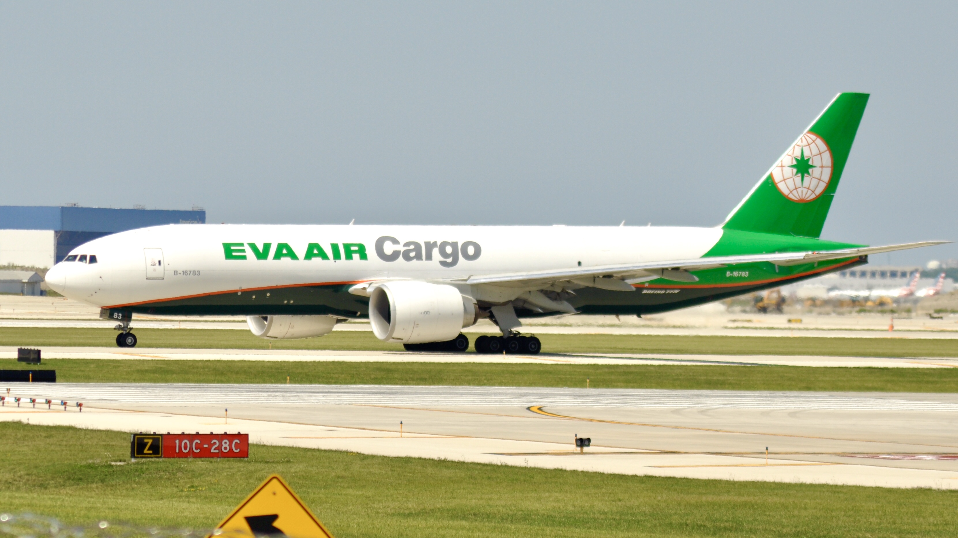 Full size: Eva Air Cargo Boeing 777-F B-16783 at Chicago O'Hare International Airport