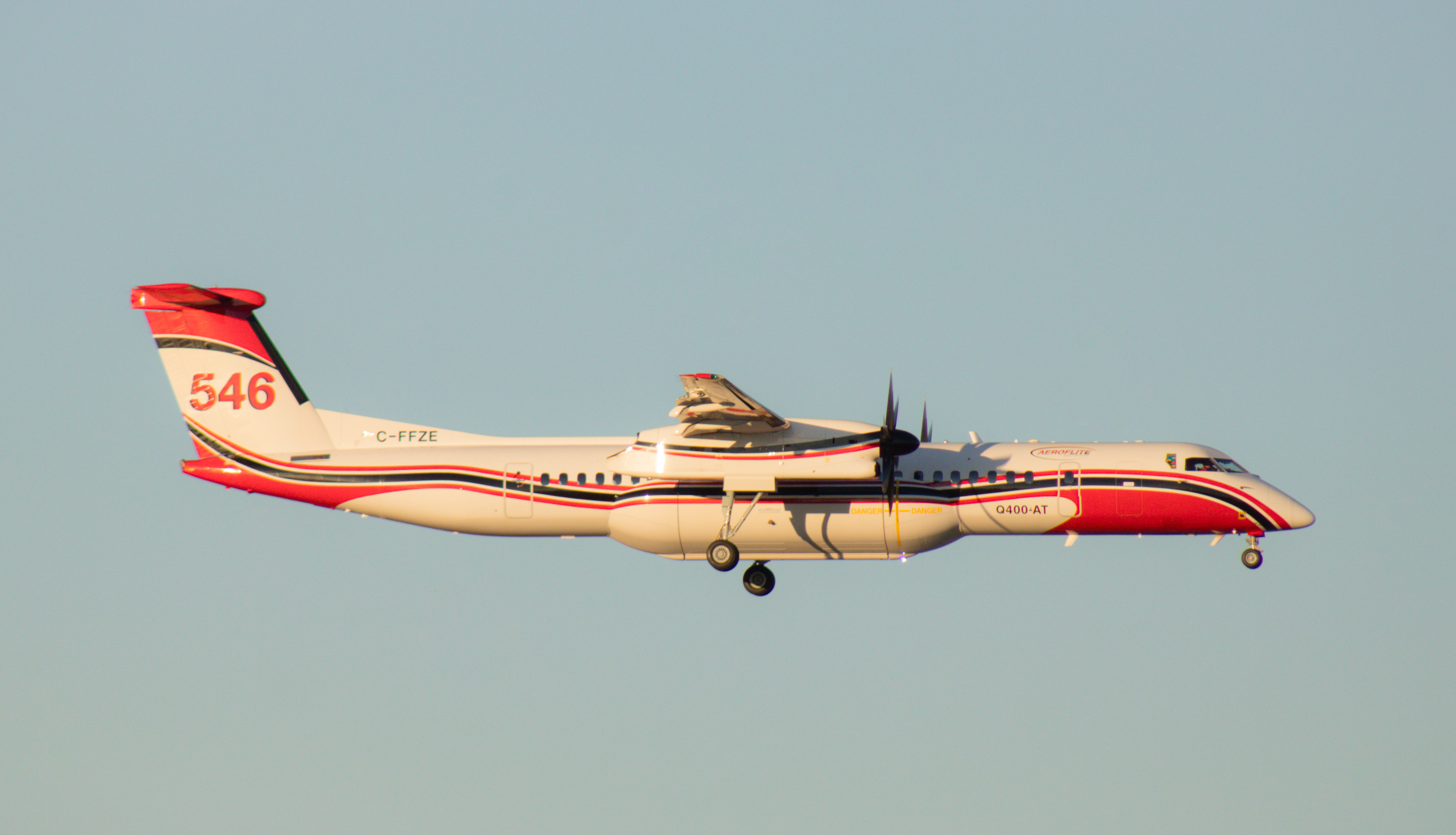 Full size: Conair Aerial Firefighting De Havilland Dash-8 Q400 C-FFZE at Boise Air Terminal/Gowen Field