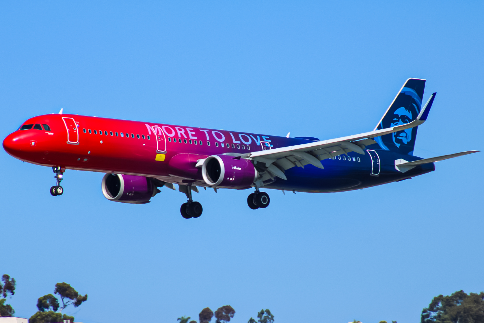 Full size: Alaska Airlines Airbus A321NEO N926VA at San Diego International Airport