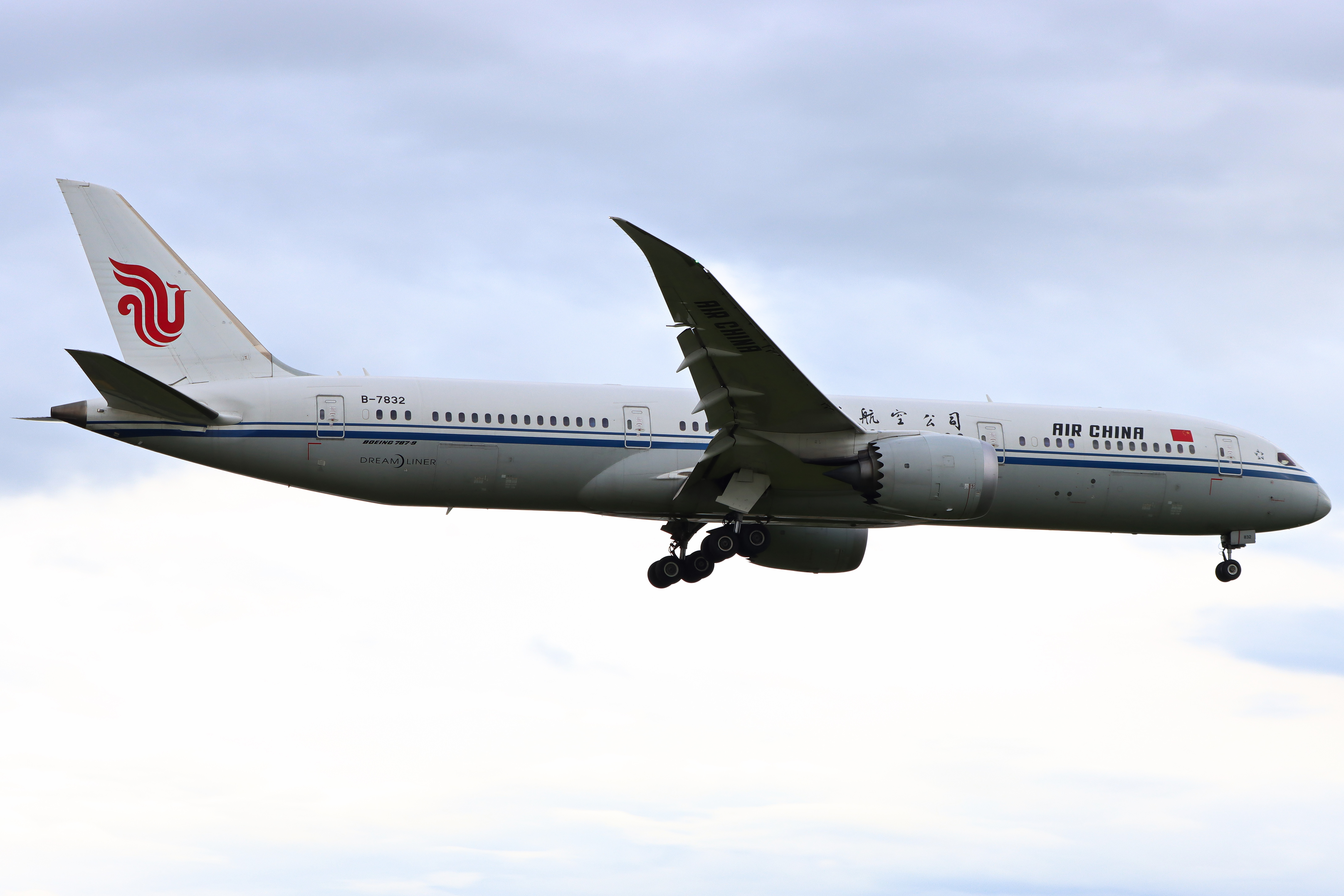 Full size: Air China Boeing 787-9 B-7832 at London Heathrow International Airport