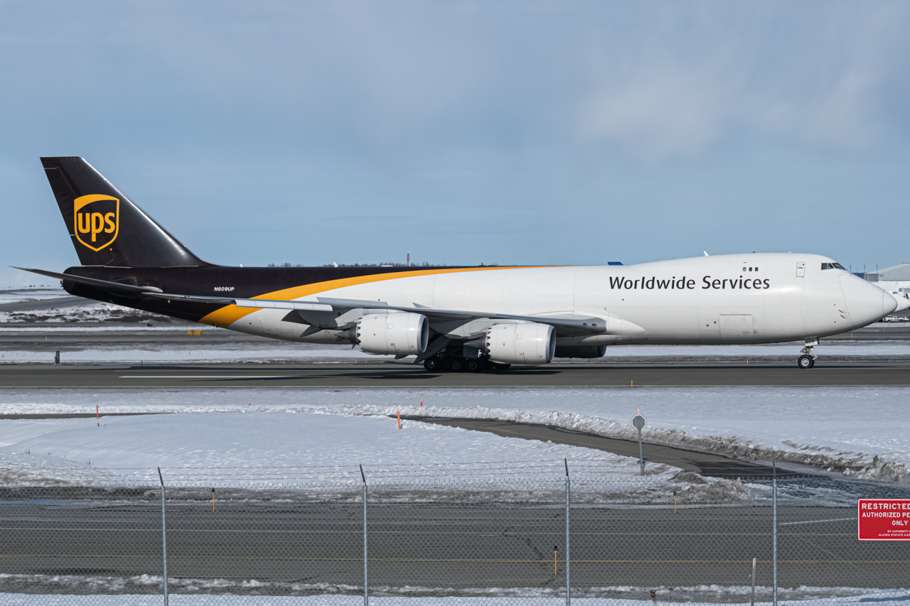 Full size: United Parcel Service Boeing 747-8F N609UP at Anchorage Ted Stevens International Airport
