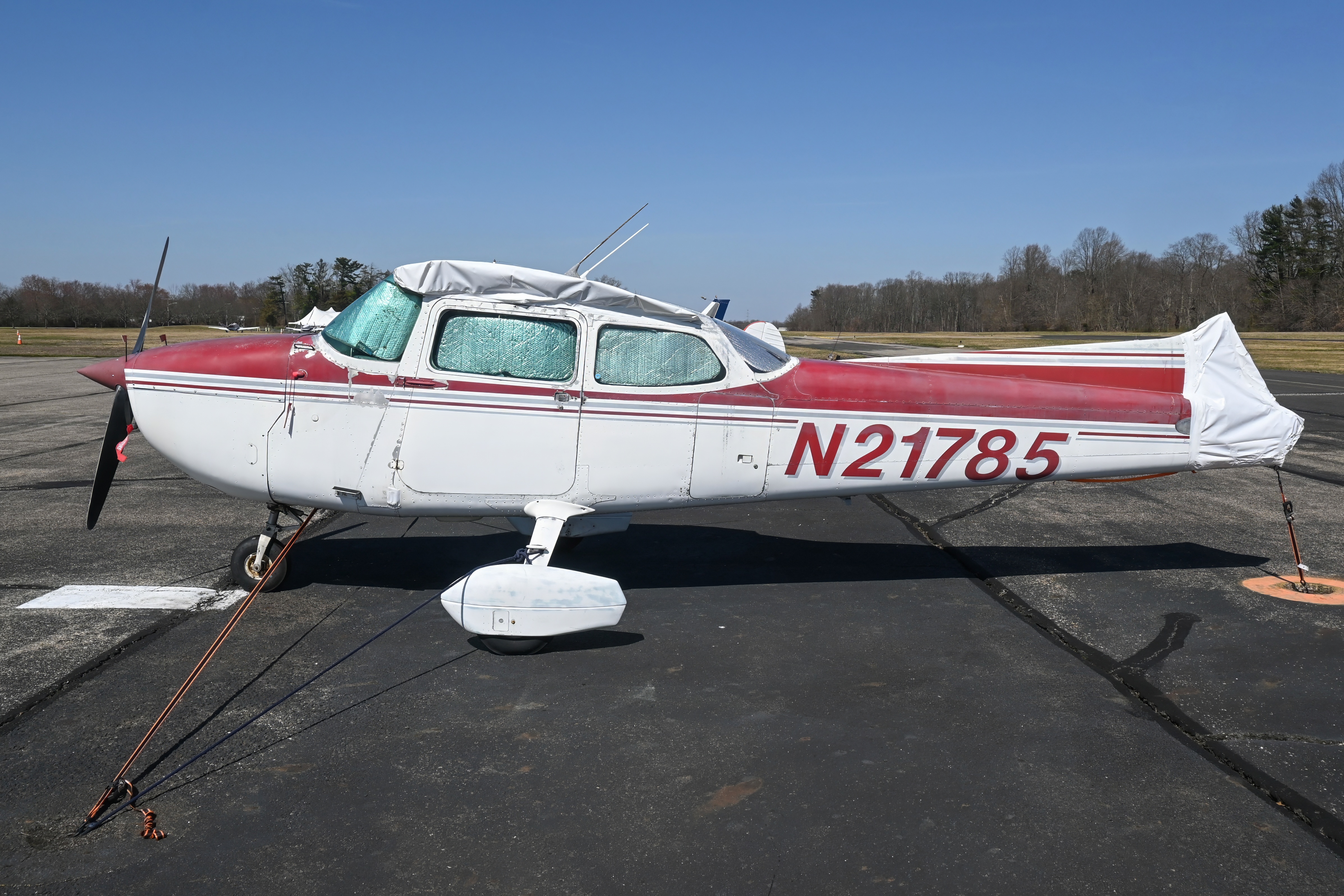 Full size: PRIVATE Cessna 172M N21785 at Flying W Airport
