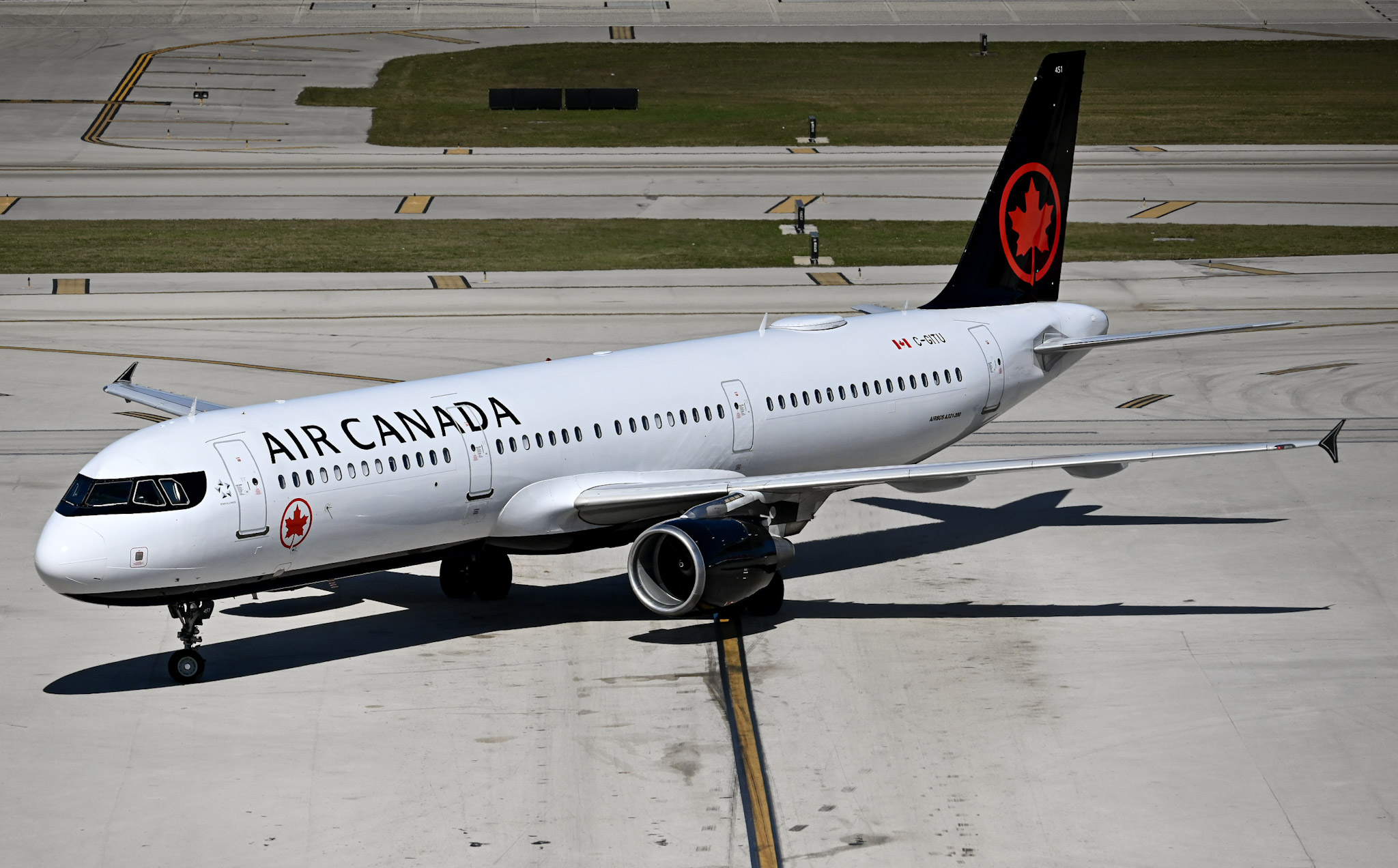 Full size: Air Canada Airbus A321-200 C-GITU at Fort Lauderdale/Hollywood International Airport