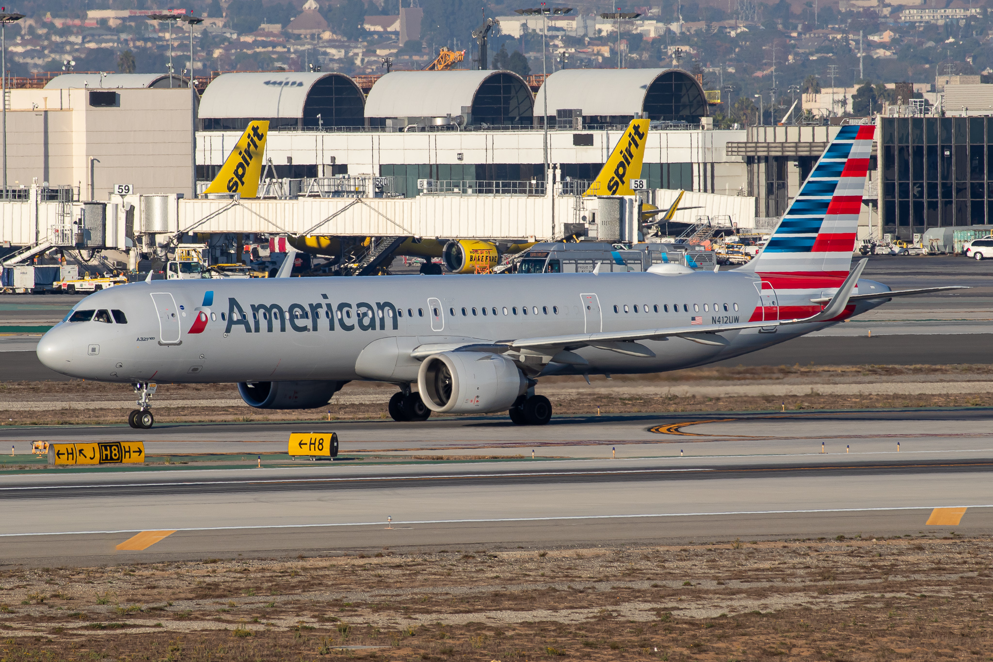Full size: American Airlines Airbus A321NEO N412UW at Los Angeles International Airport