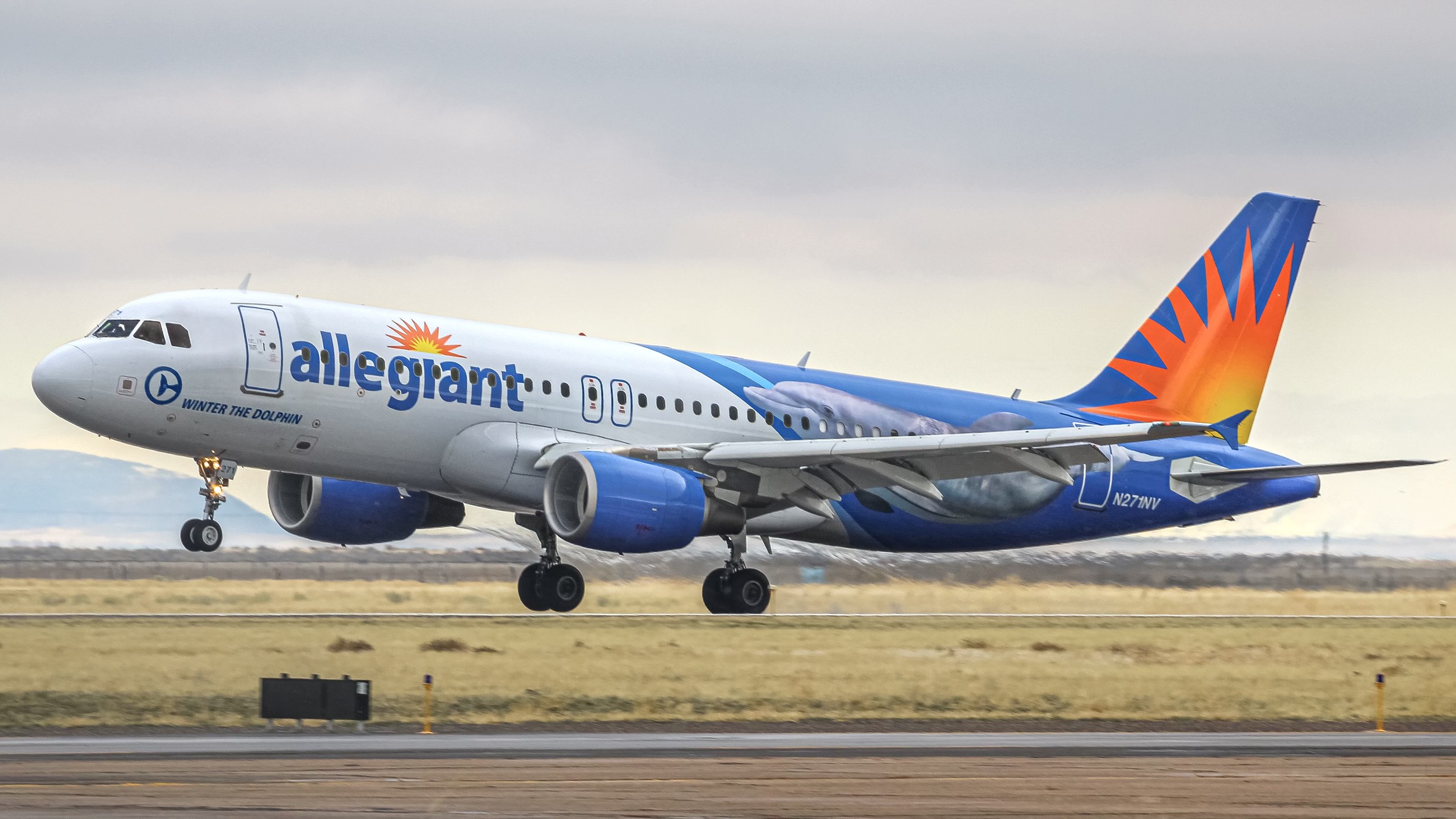 Full size: Allegiant Air Airbus A320 N271NV  at Pocatello Regional Airport