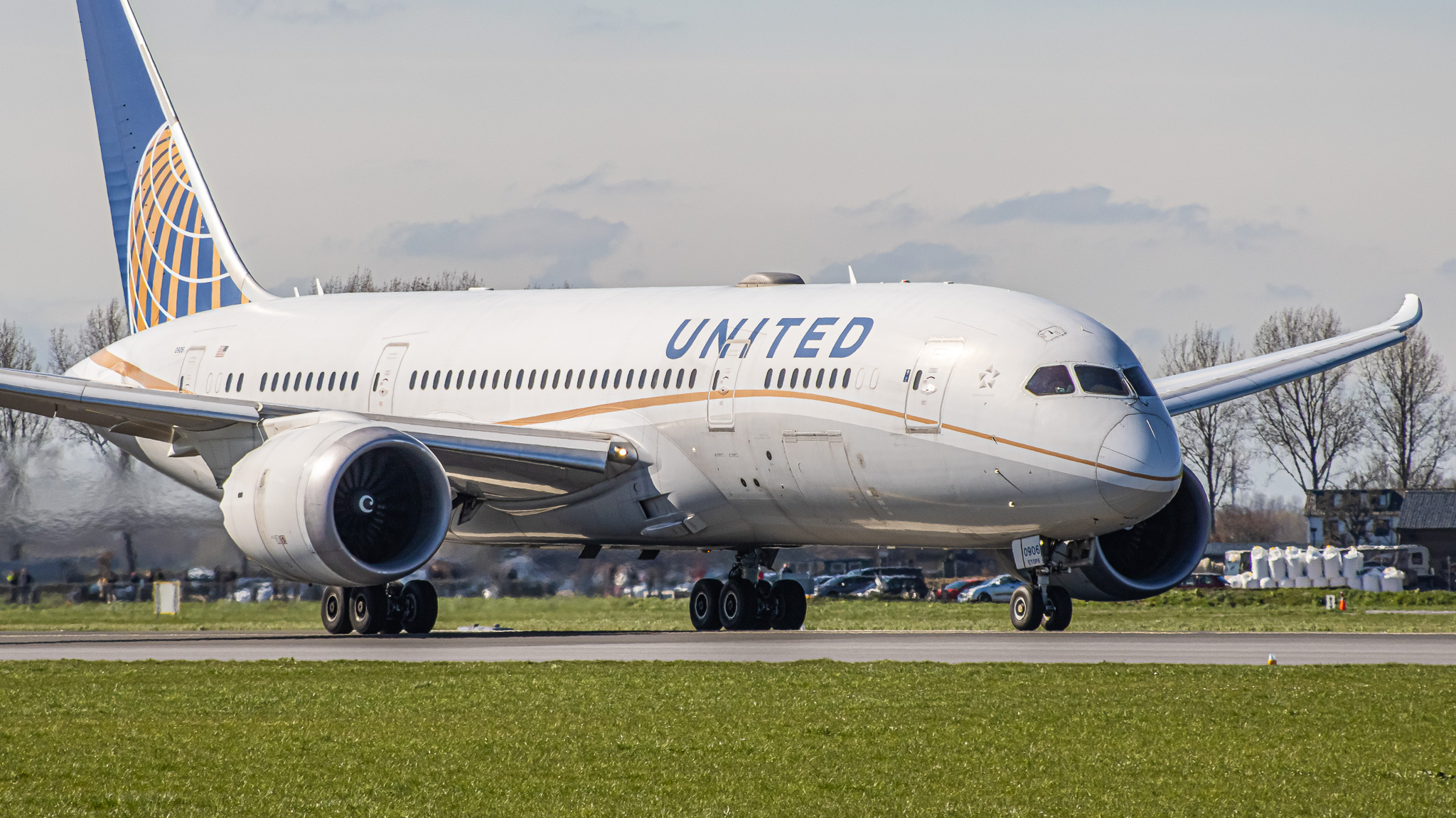 Full size: United Airlines Boeing 787-8 N26906 at Amsterdam Schiphol Airport