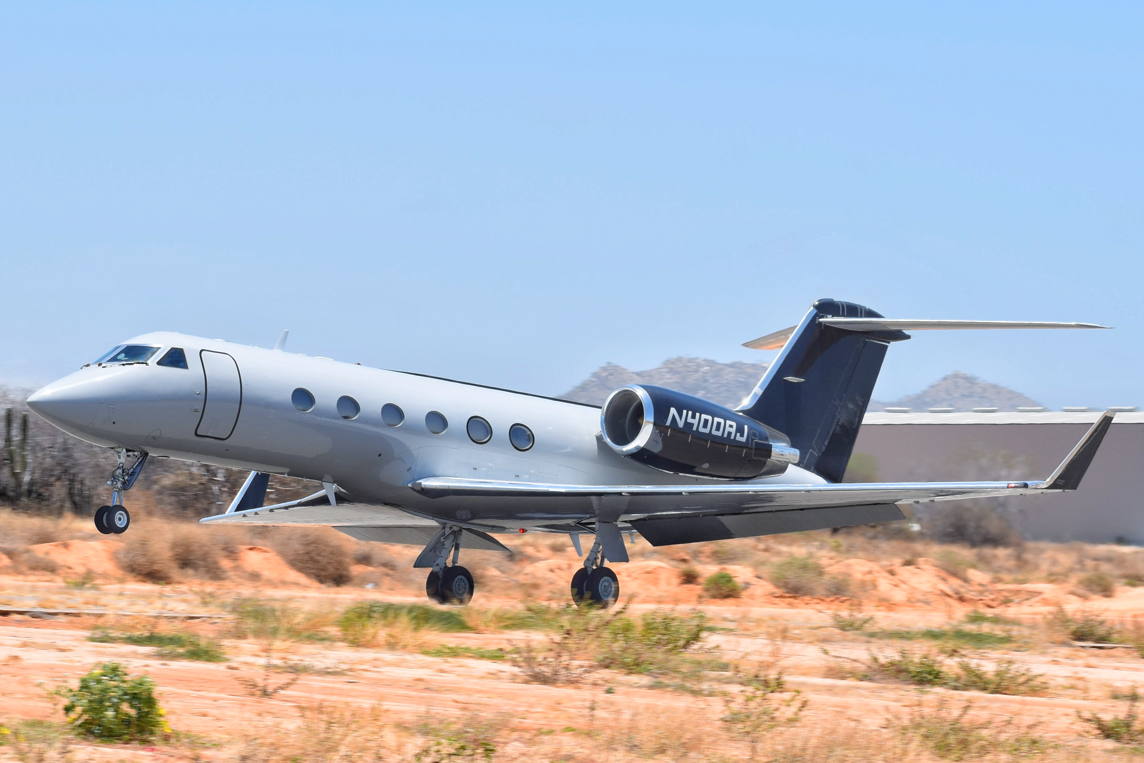 Full size: Bigboy Investment Partnership LLC Gulfstream IV N400AJ at Aeropuerto de Cabo San Lucas Internacional