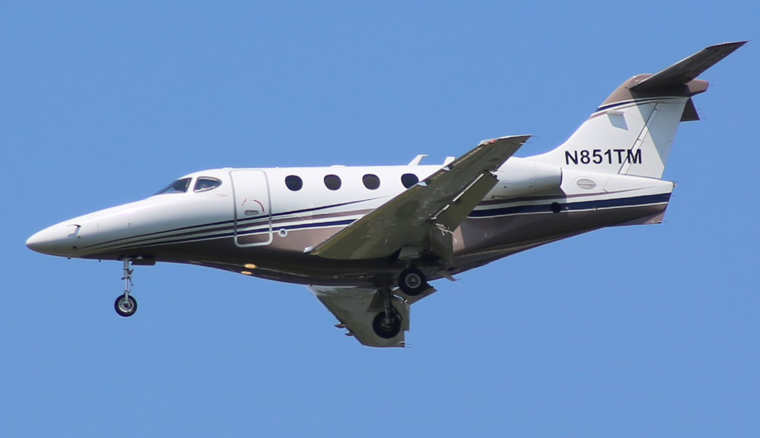 Full size: PRIVATE Beechcraft 390  N851TM at New York Stewart International Airport