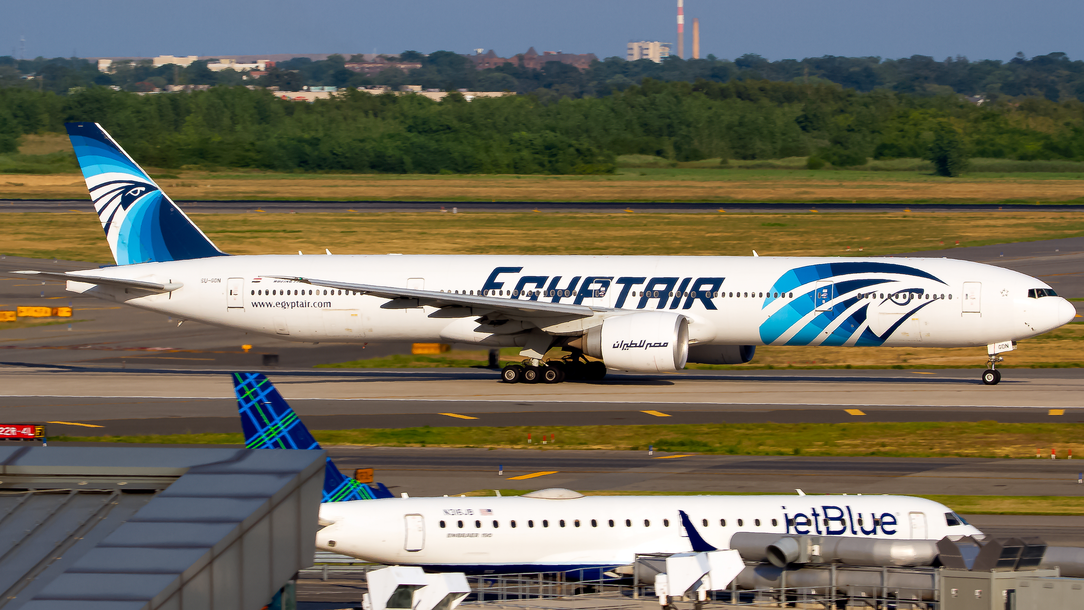 Full size: EgyptAir Boeing 777-300ER SU-GDN at John F. Kennedy International Airport