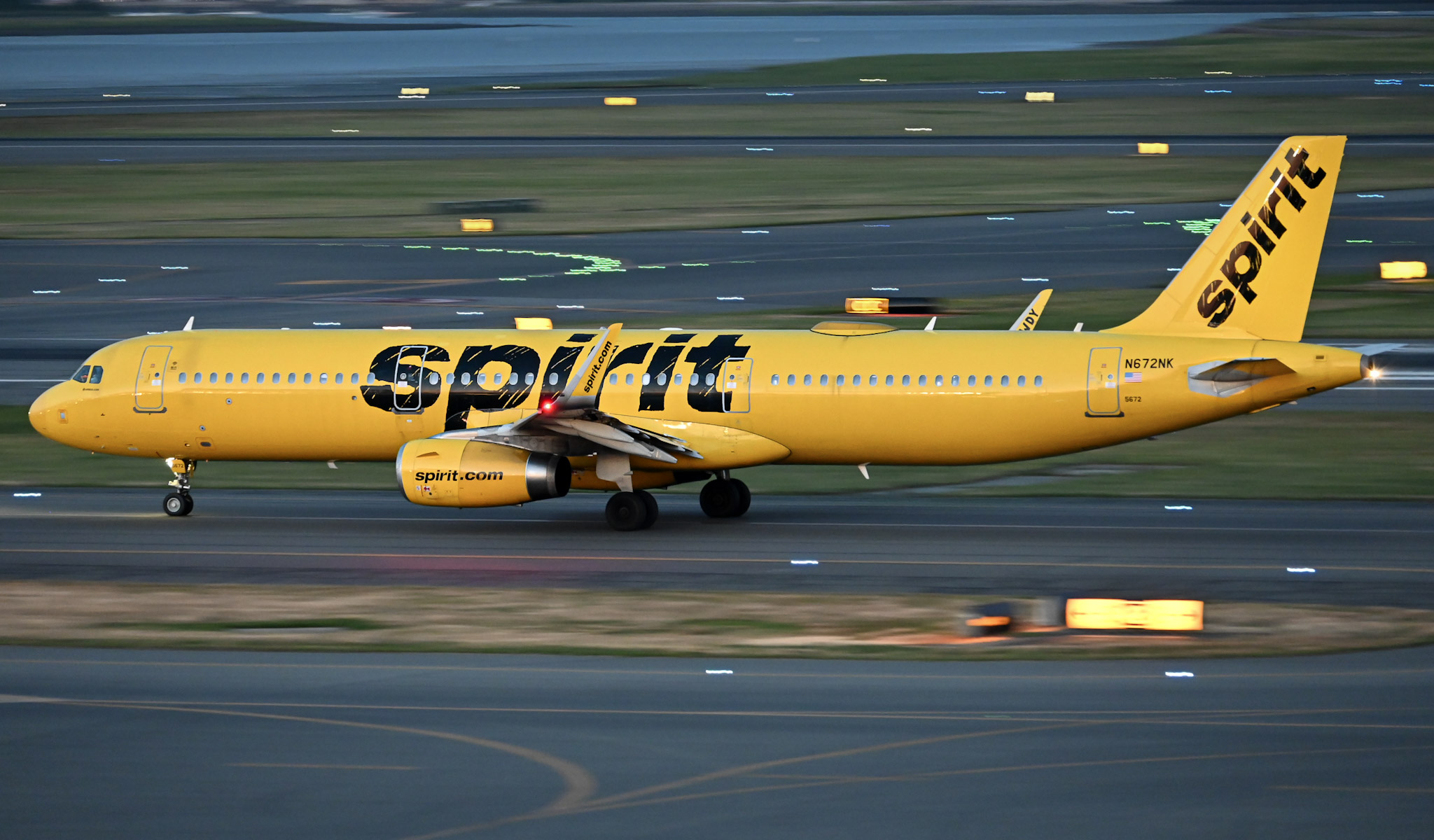 Full size: Spirit Airlines  Airbus A321 N672NK at General Edward Lawrence Logan International Airport