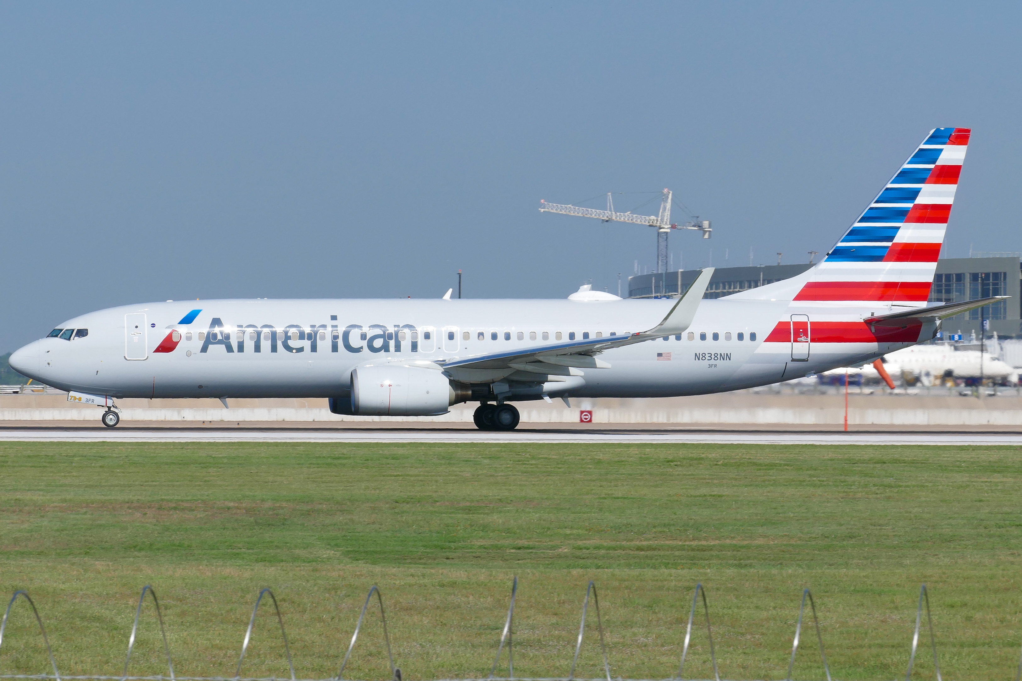 Full size: American Airlines Boeing 737-800 N838NN at Austin-Bergstrom International Airport