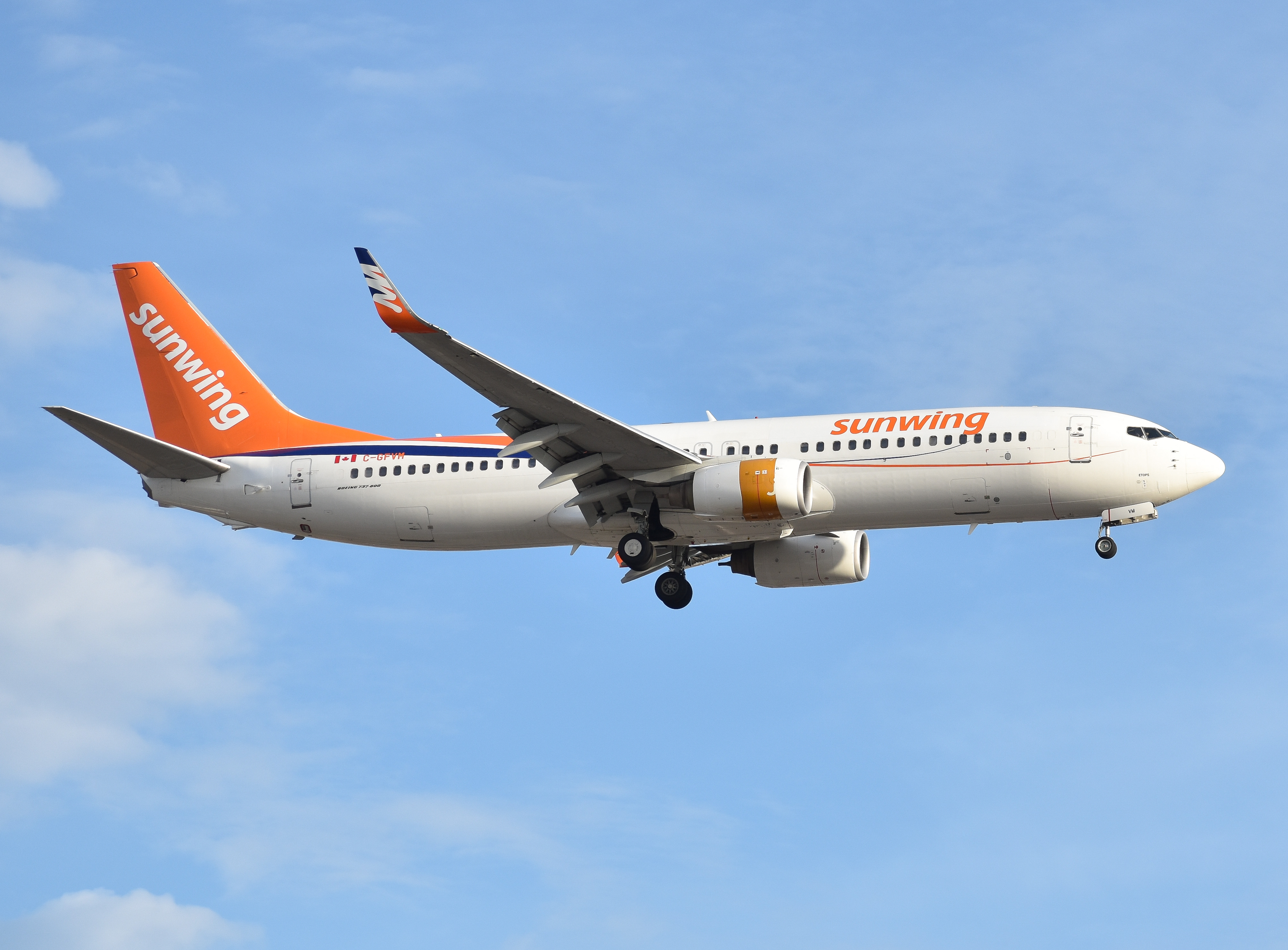 Full size: Sunwing Airlines Boeing 737-800 C-GFMB at Lester B Pearson International Airport