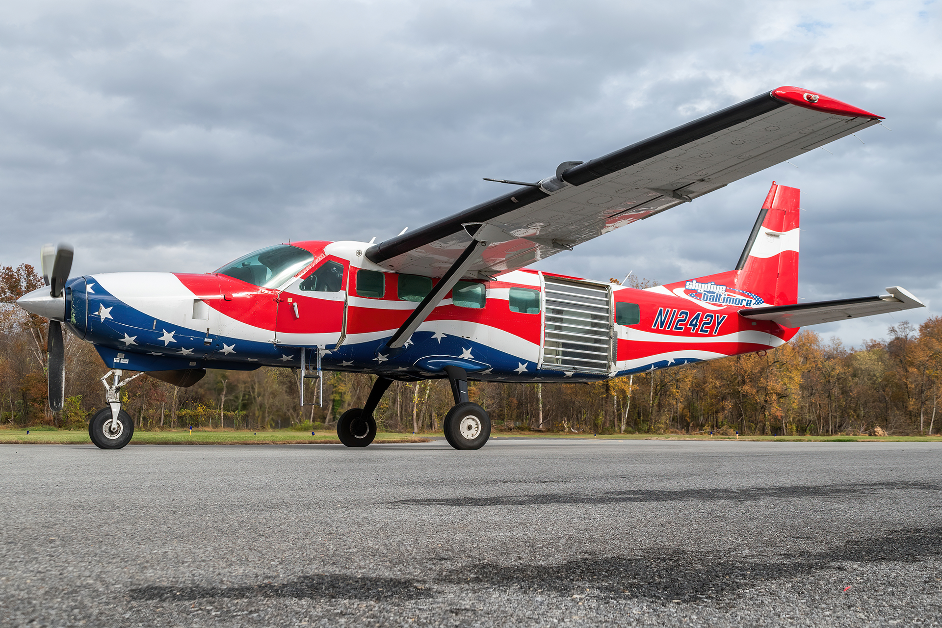 Full size: Skydive Baltimore Cessna 208 Grand Caravan N1242Y at College Park Airport