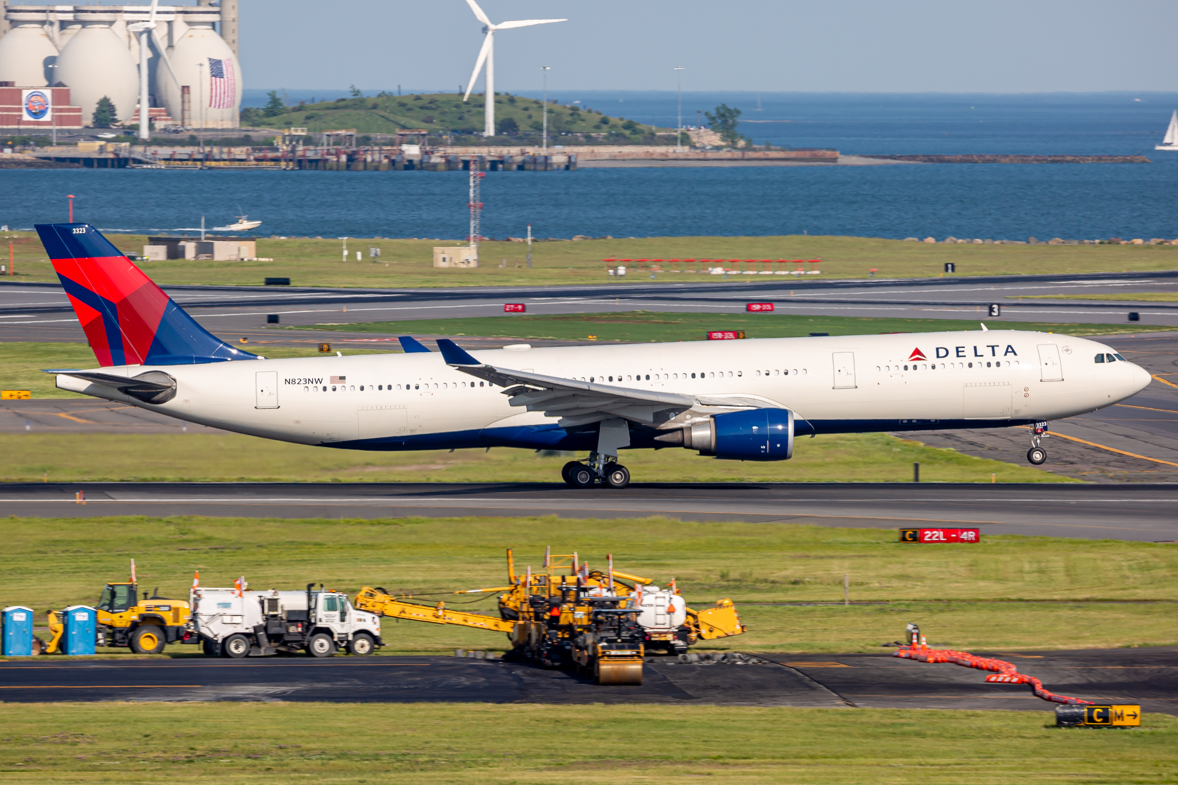 Full size: Delta Airlines Airbus A330-300 N823NW at General Edward Lawrence Logan International Airport